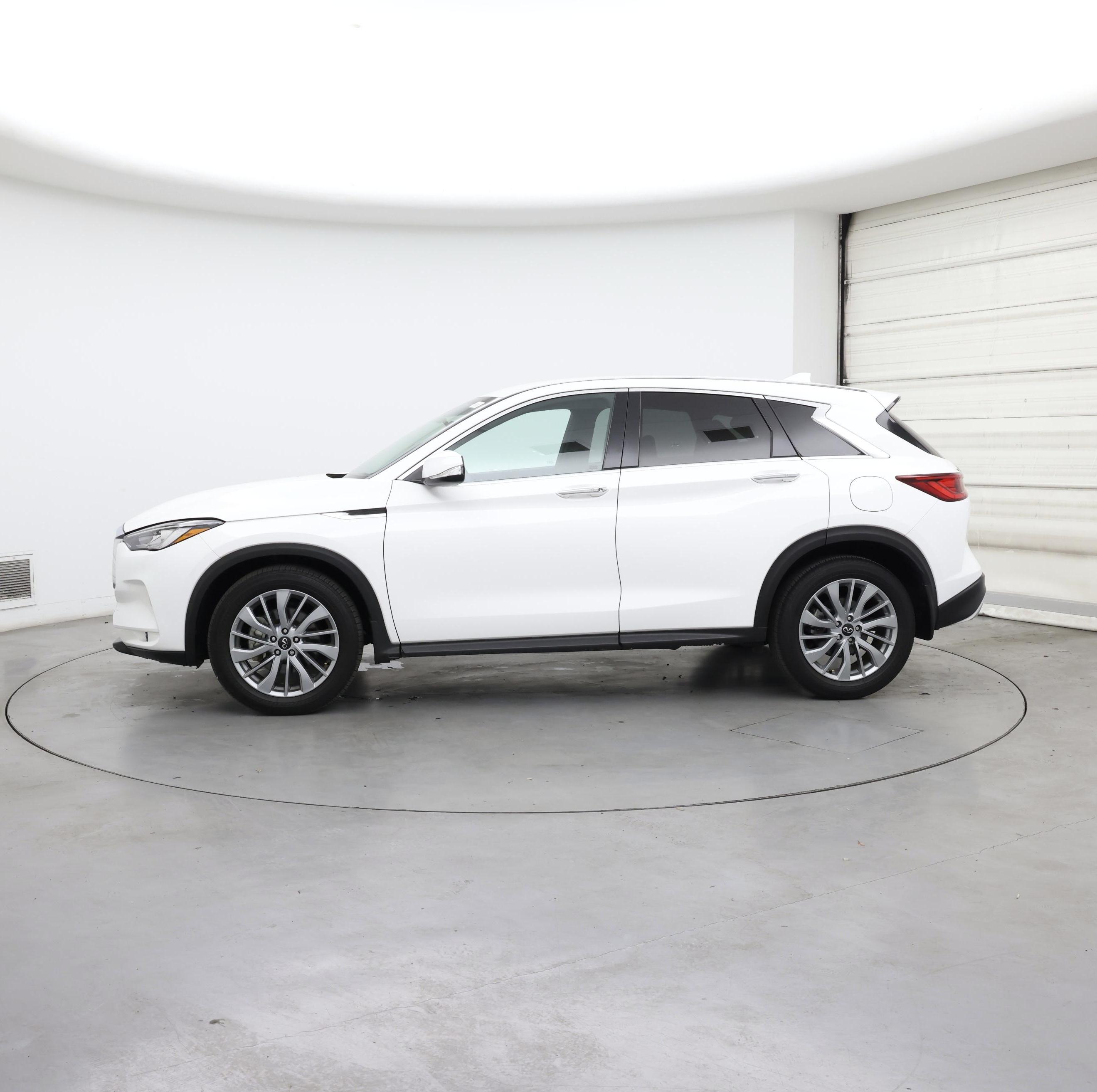 Thumbnail: 2023 INFINITI QX50 - 3