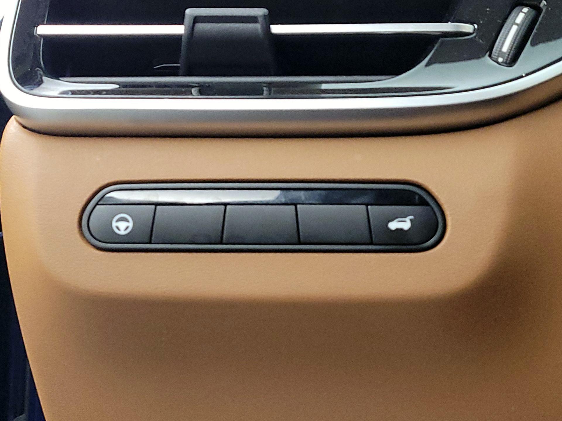 Thumbnail: 2023 INFINITI QX60 - 13