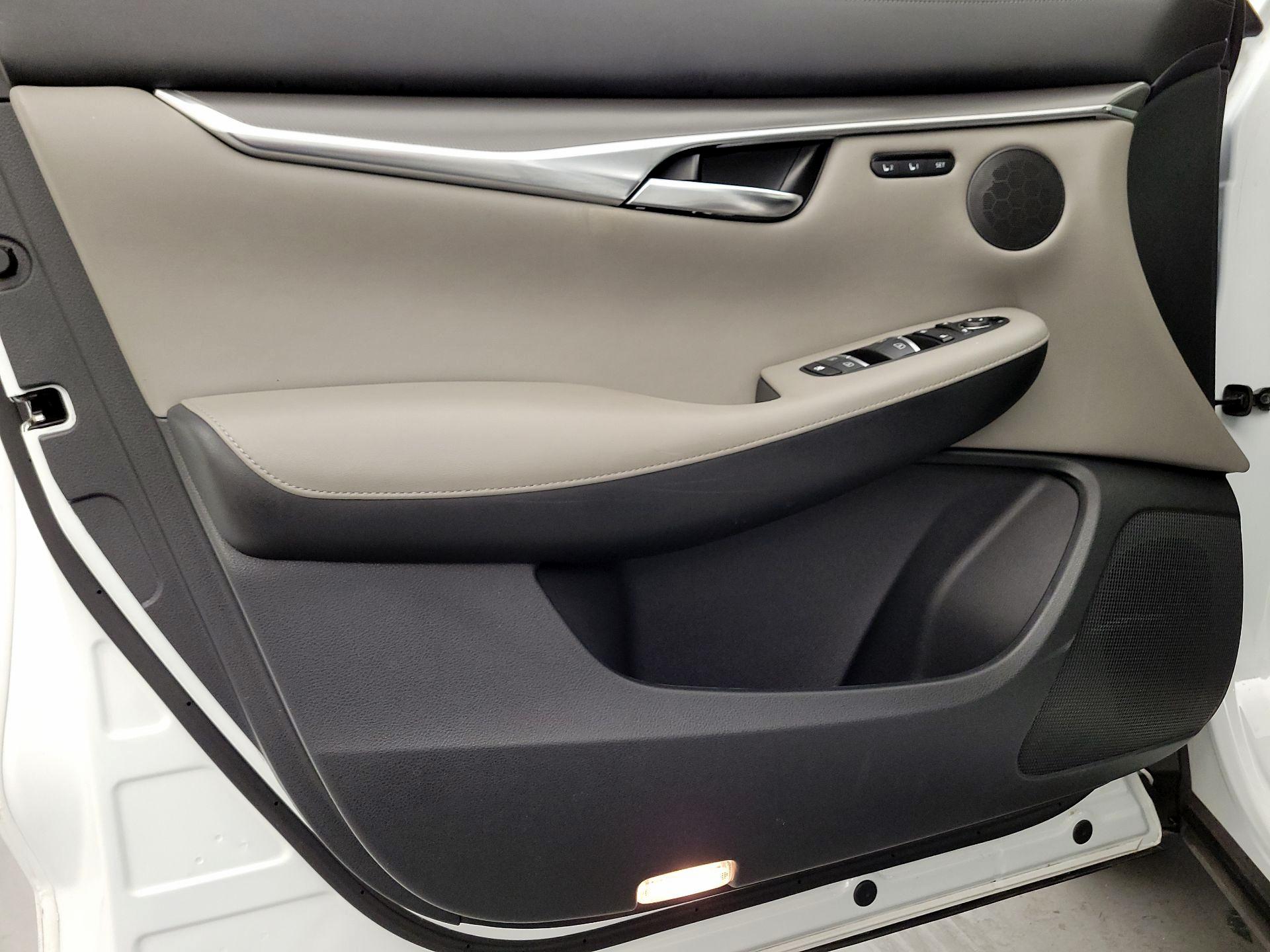 Thumbnail: 2023 INFINITI QX50 - 12