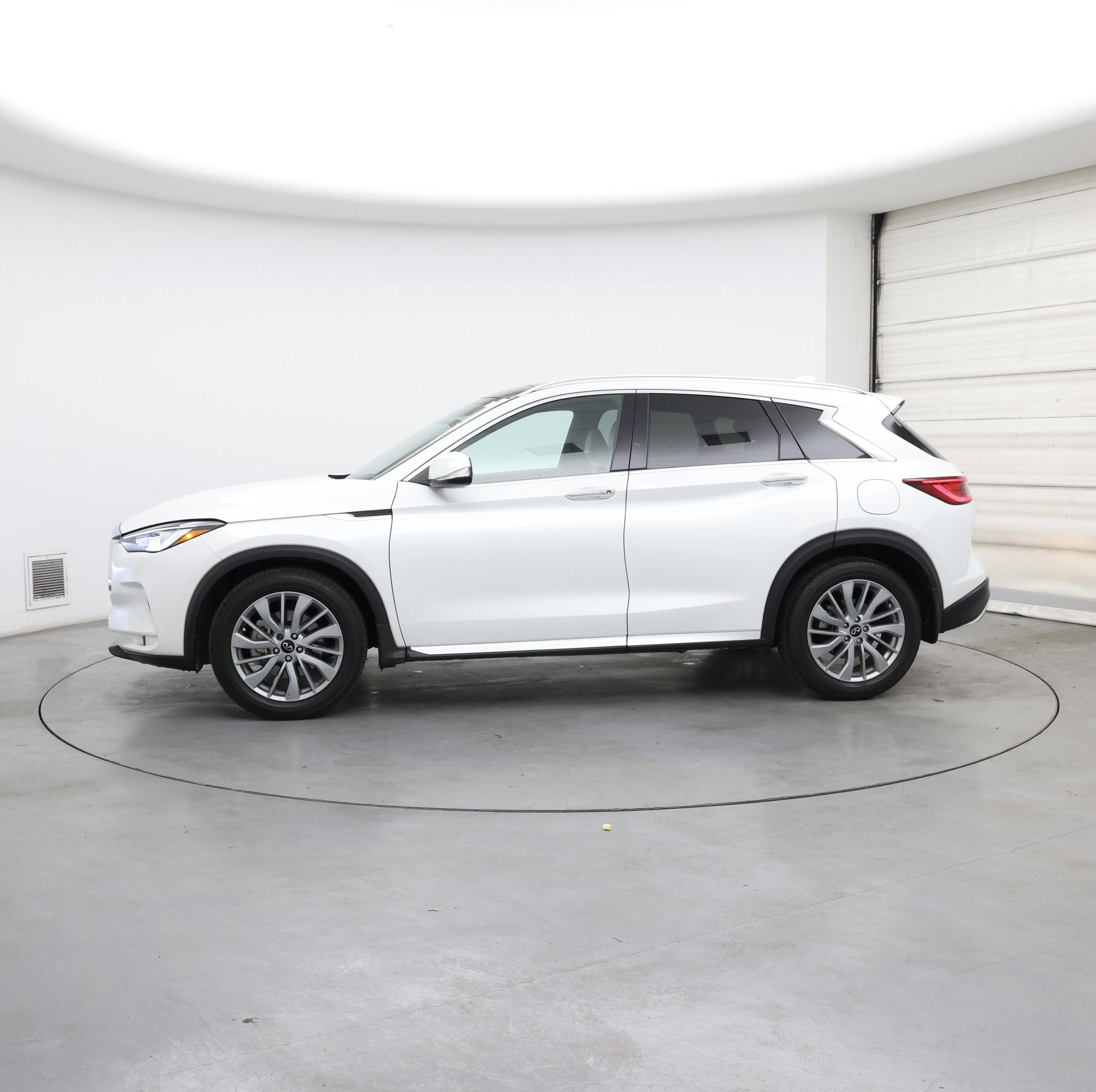 Thumbnail: 2023 INFINITI QX50 - 3