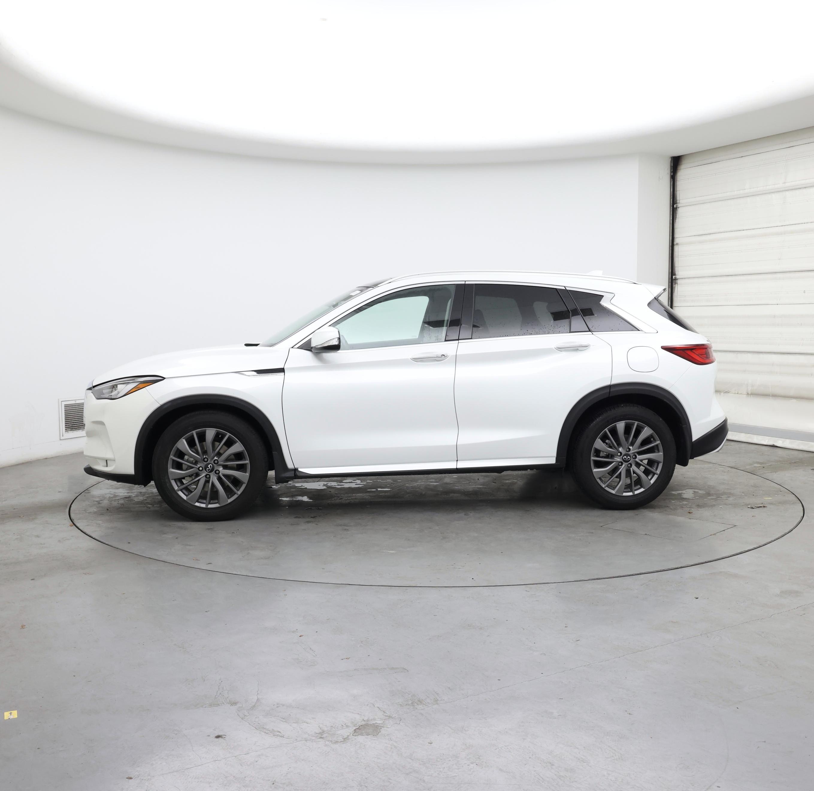 Thumbnail: 2024 INFINITI QX50 - 3