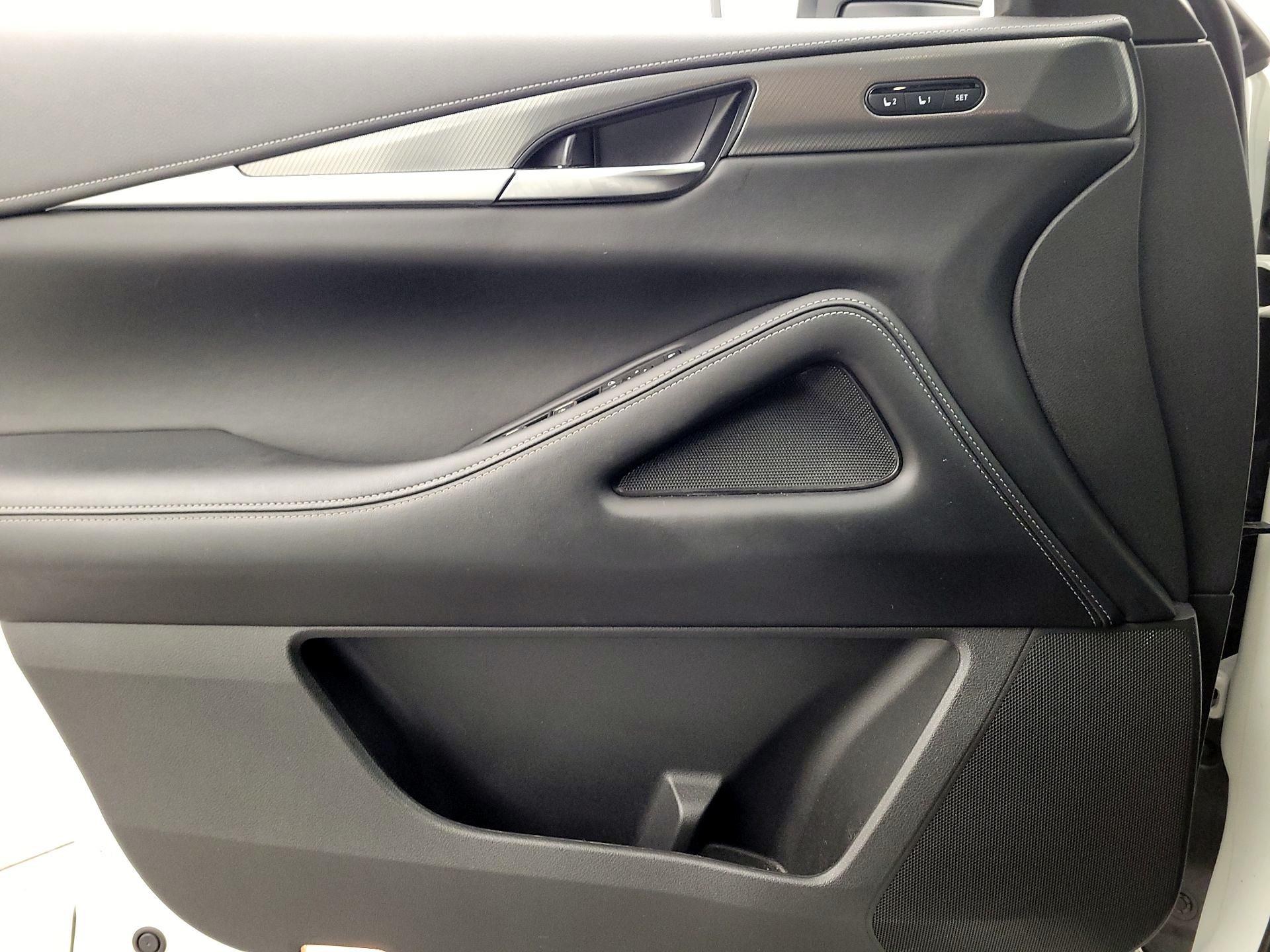 Thumbnail: 2023 INFINITI QX60 - 12