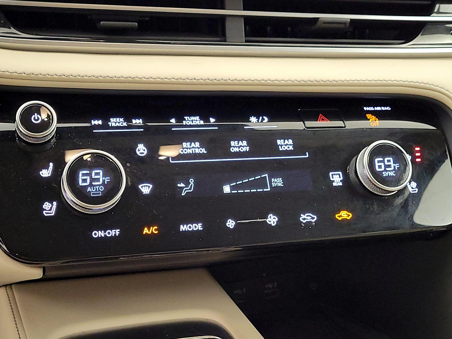 Thumbnail: 2023 INFINITI QX60 - 16