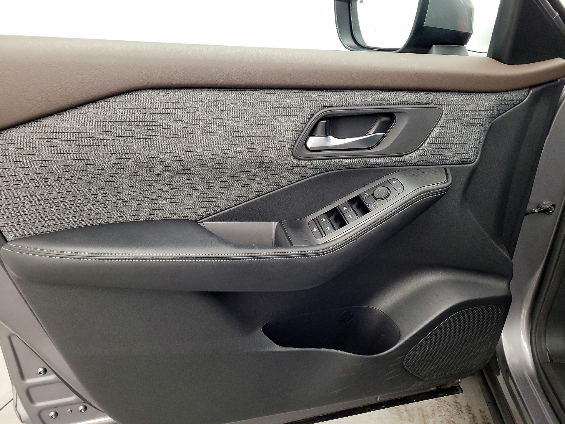 Thumbnail: 2023 Nissan Rogue - 12