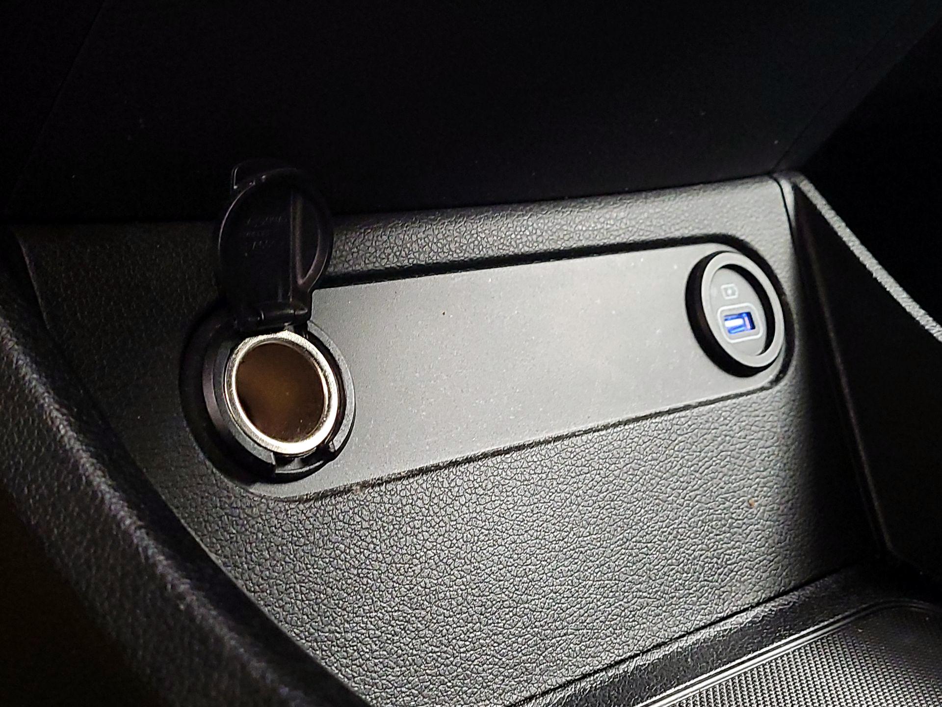 Thumbnail: 2023 Hyundai Santa Fe - 18