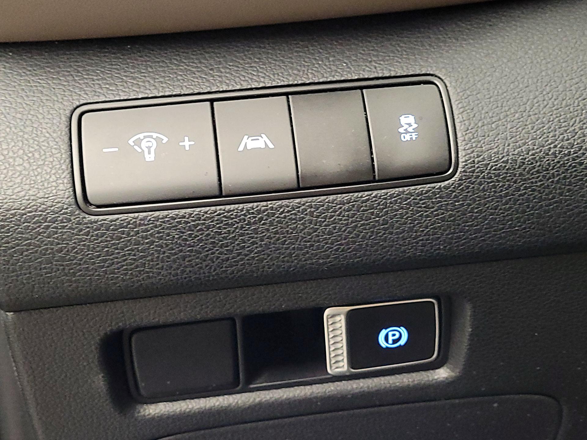 Thumbnail: 2022 Hyundai Santa Fe - 13