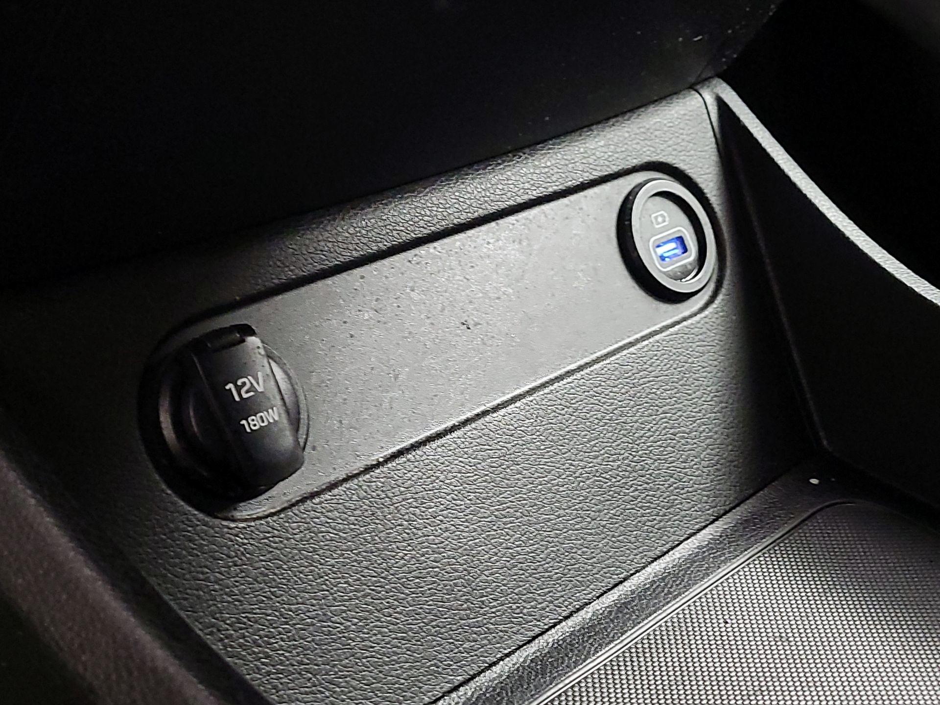 Thumbnail: 2022 Hyundai Santa Fe - 18