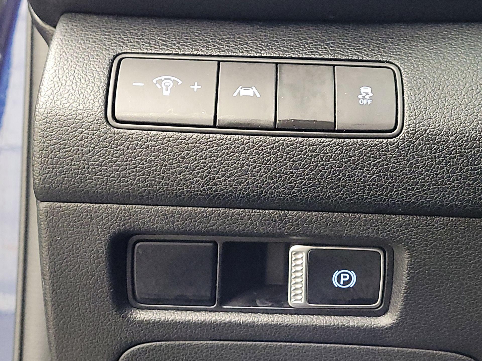 Thumbnail: 2022 Hyundai Santa Fe - 13