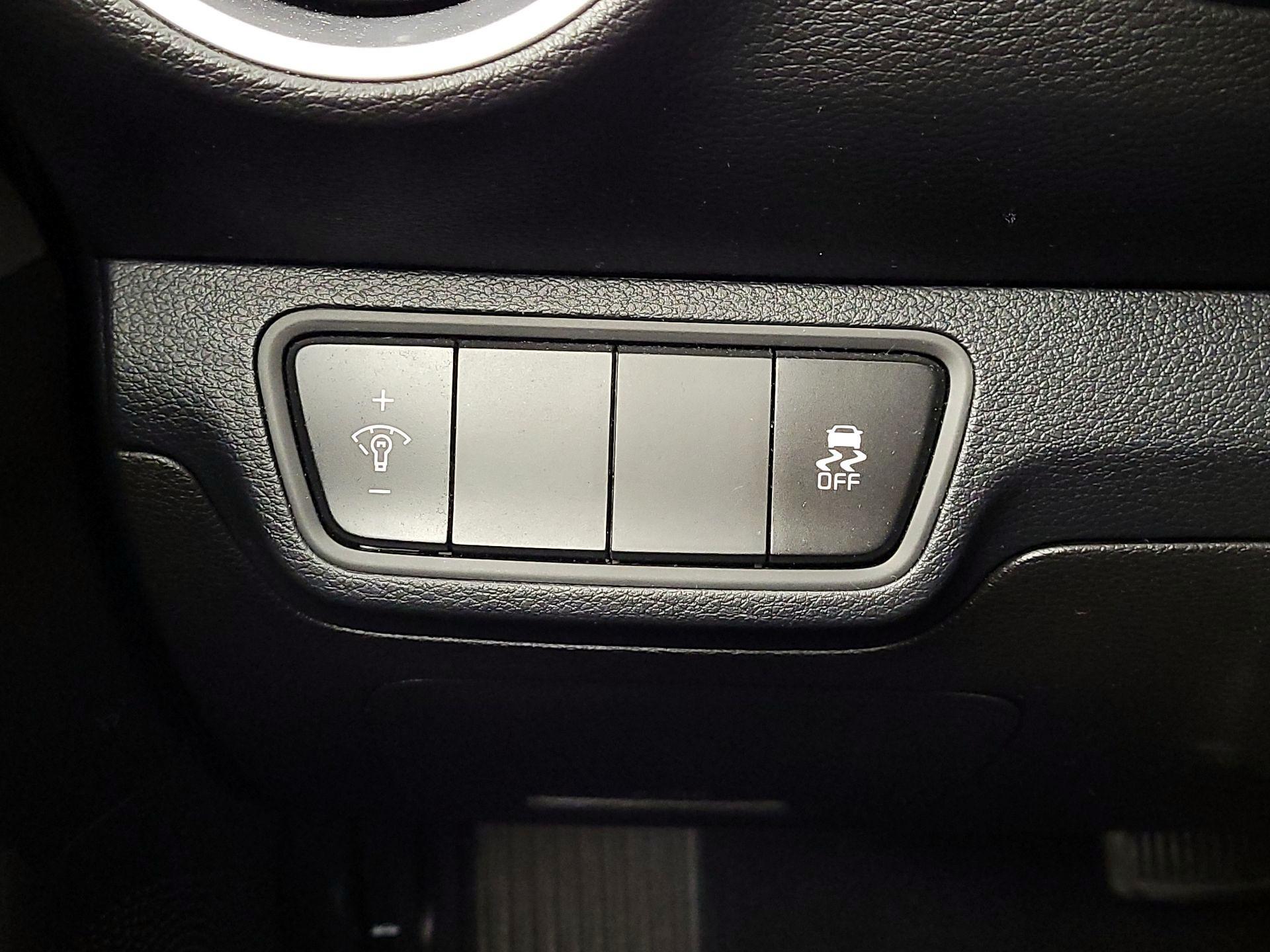 Thumbnail: 2023 Kia Forte - 13