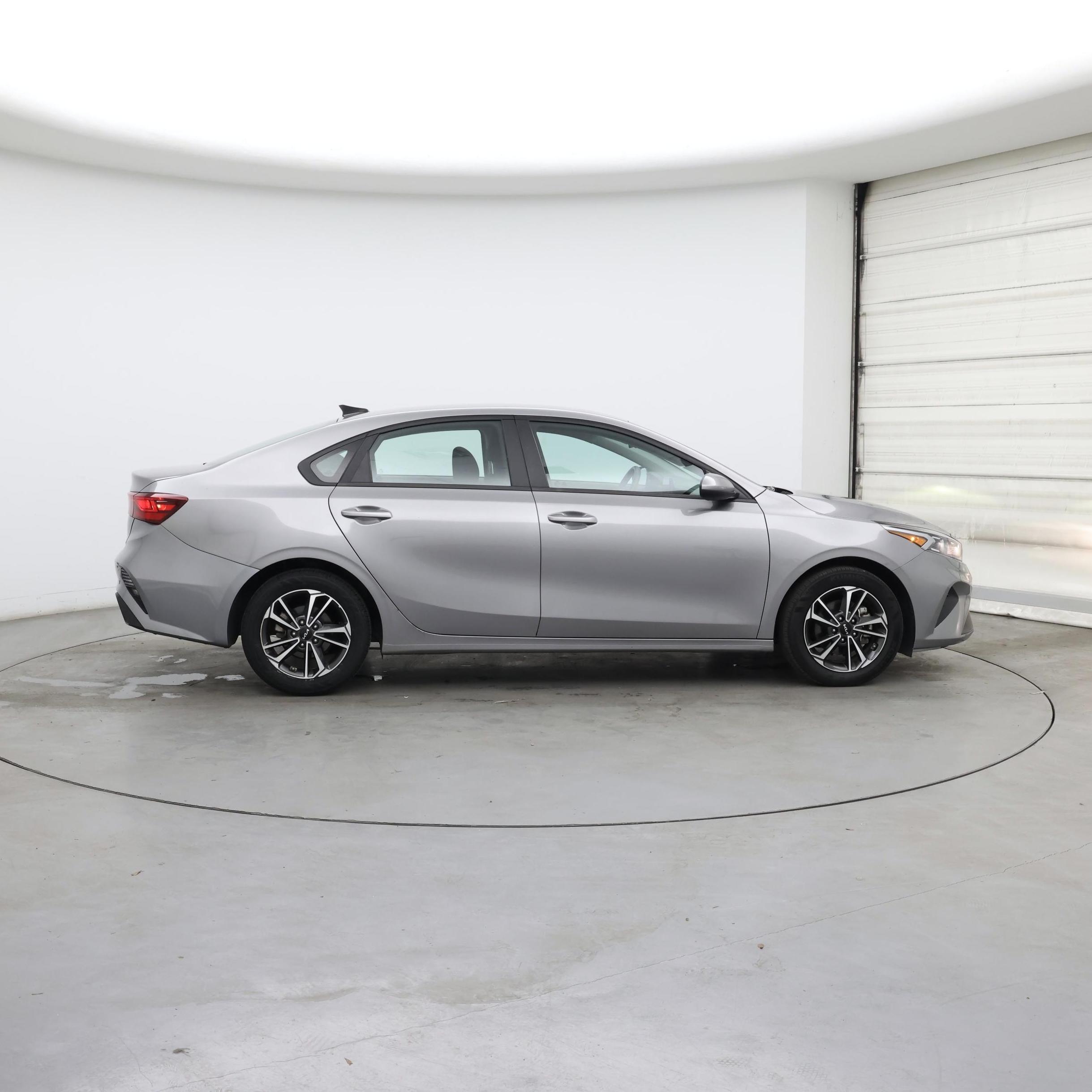 Thumbnail: 2023 Kia Forte - 7