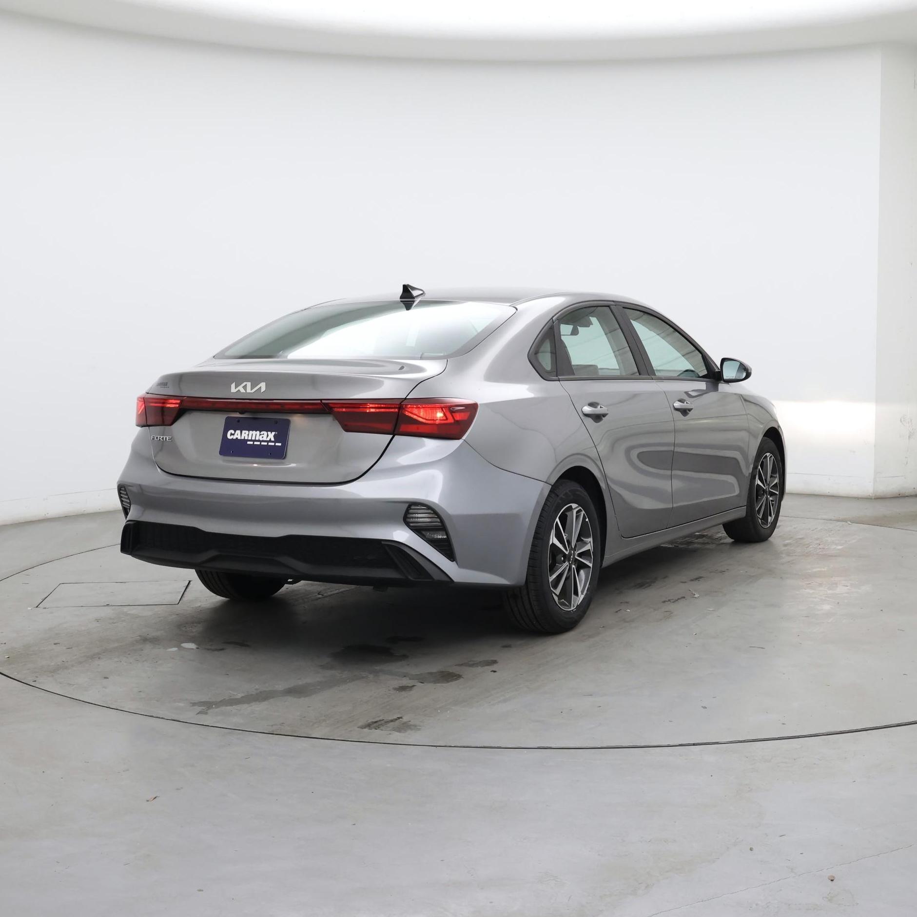 Thumbnail: 2023 Kia Forte - 8