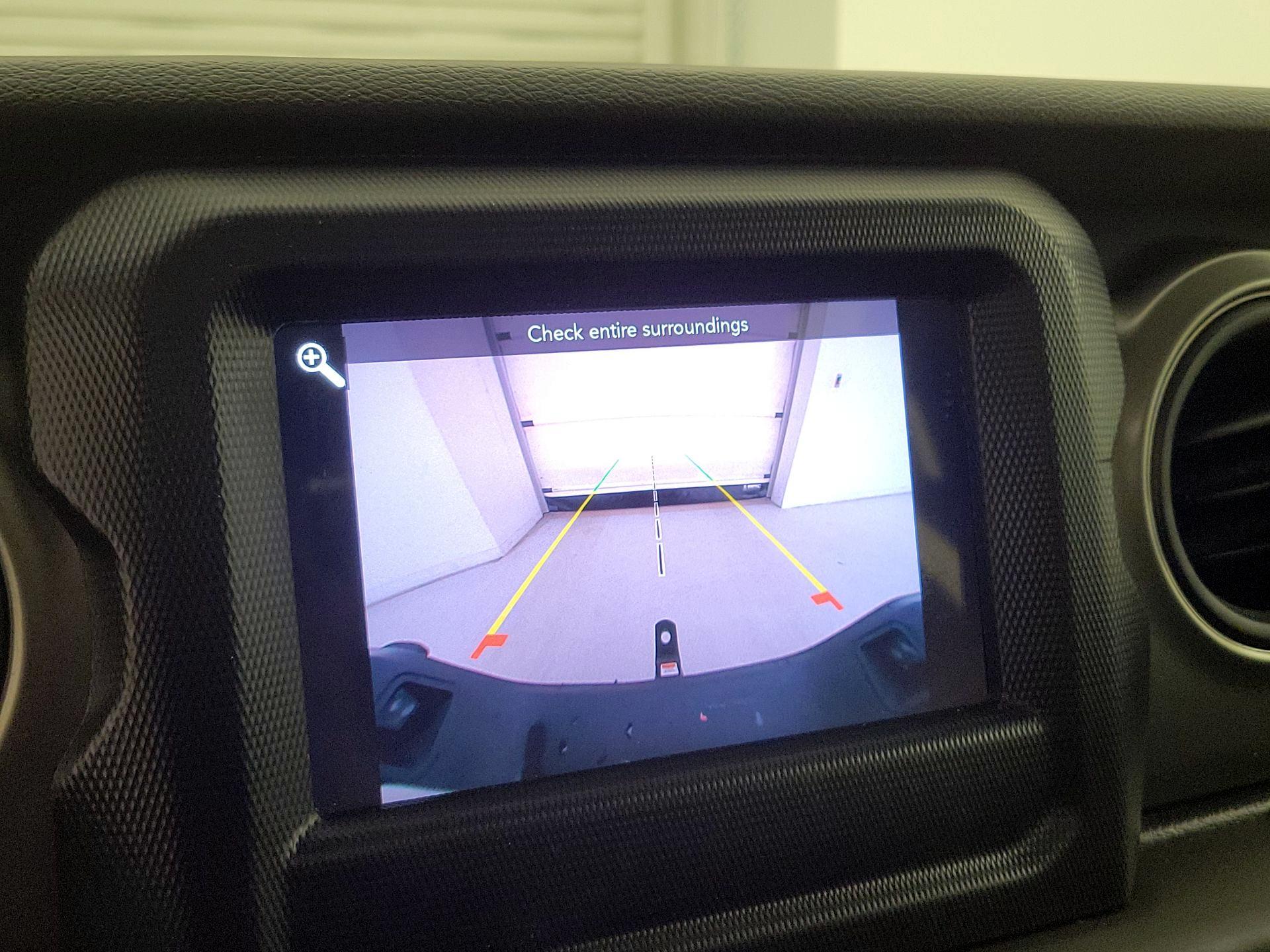 Thumbnail: 2023 Jeep Gladiator - 14