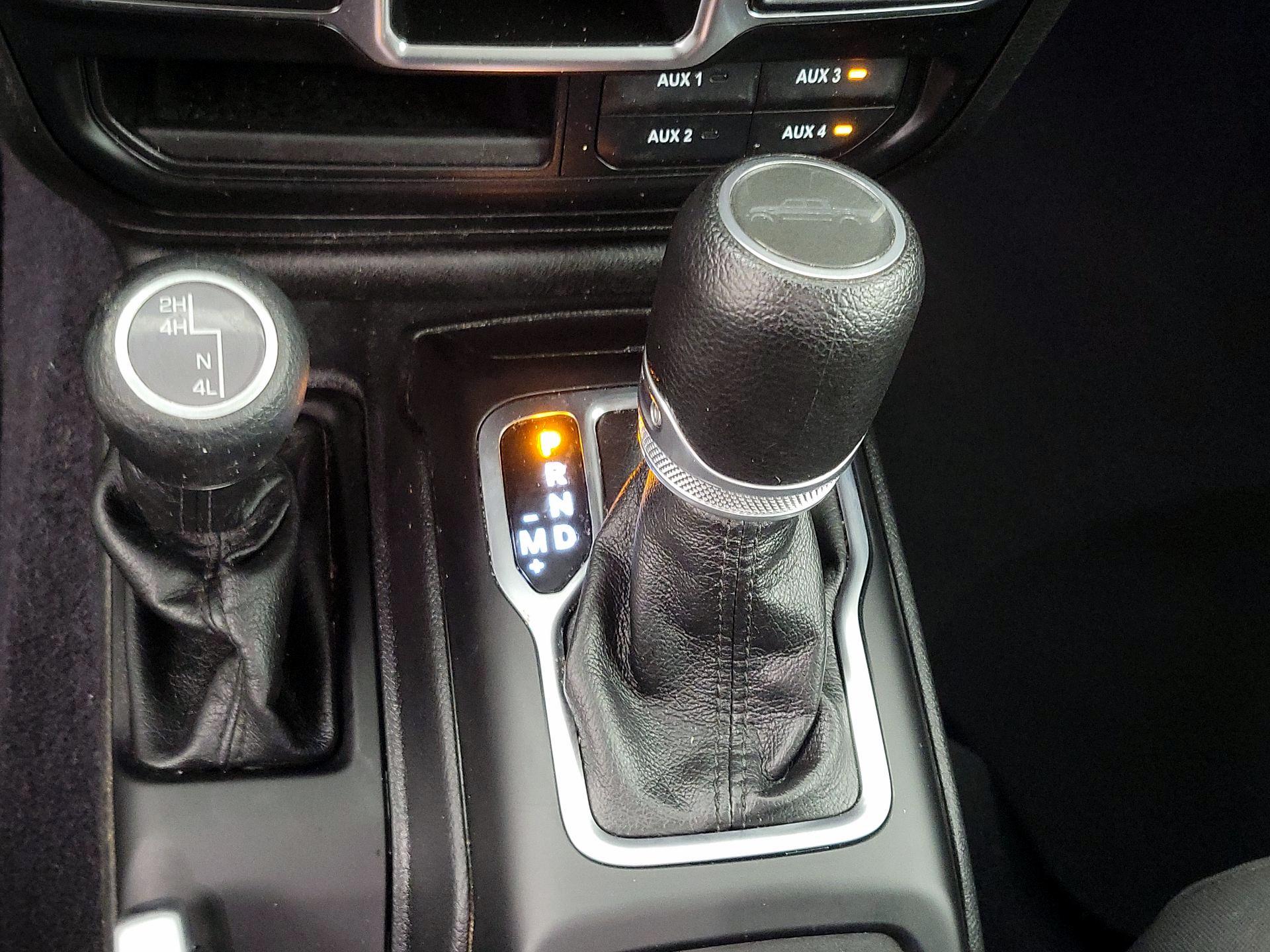 Thumbnail: 2023 Jeep Gladiator - 17