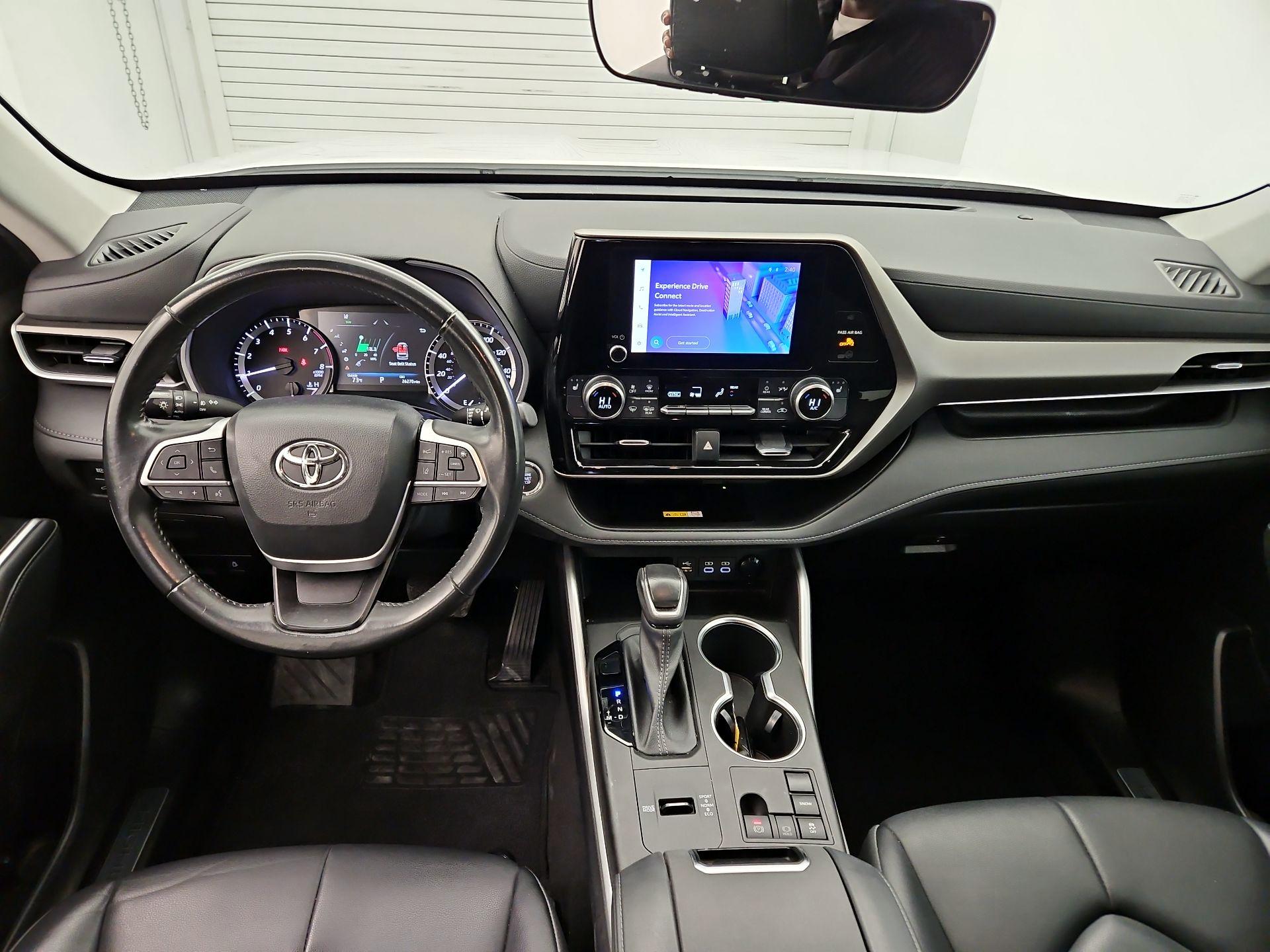 Thumbnail: 2023 Toyota Highlander - 9