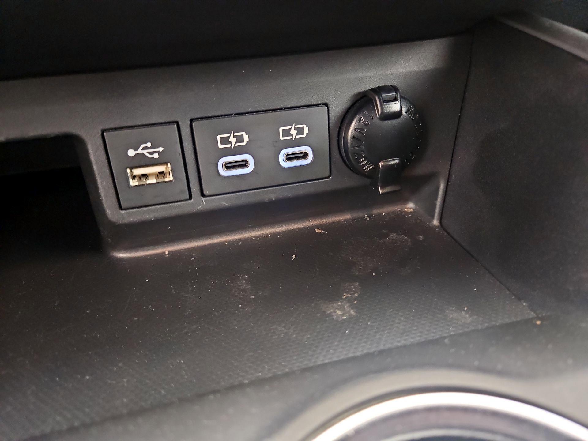 Thumbnail: 2023 Toyota Highlander - 18