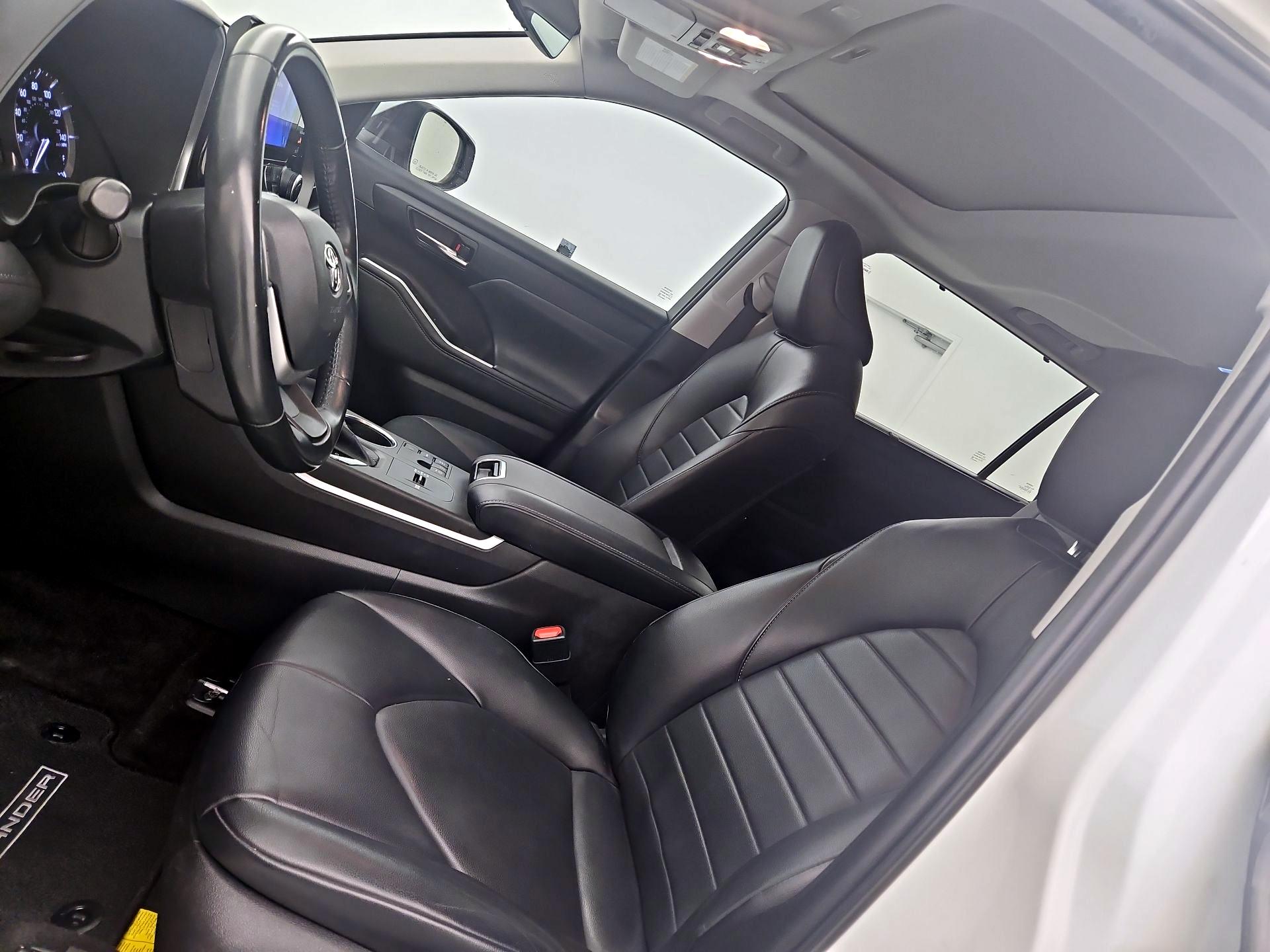 Thumbnail: 2023 Toyota Highlander - 19