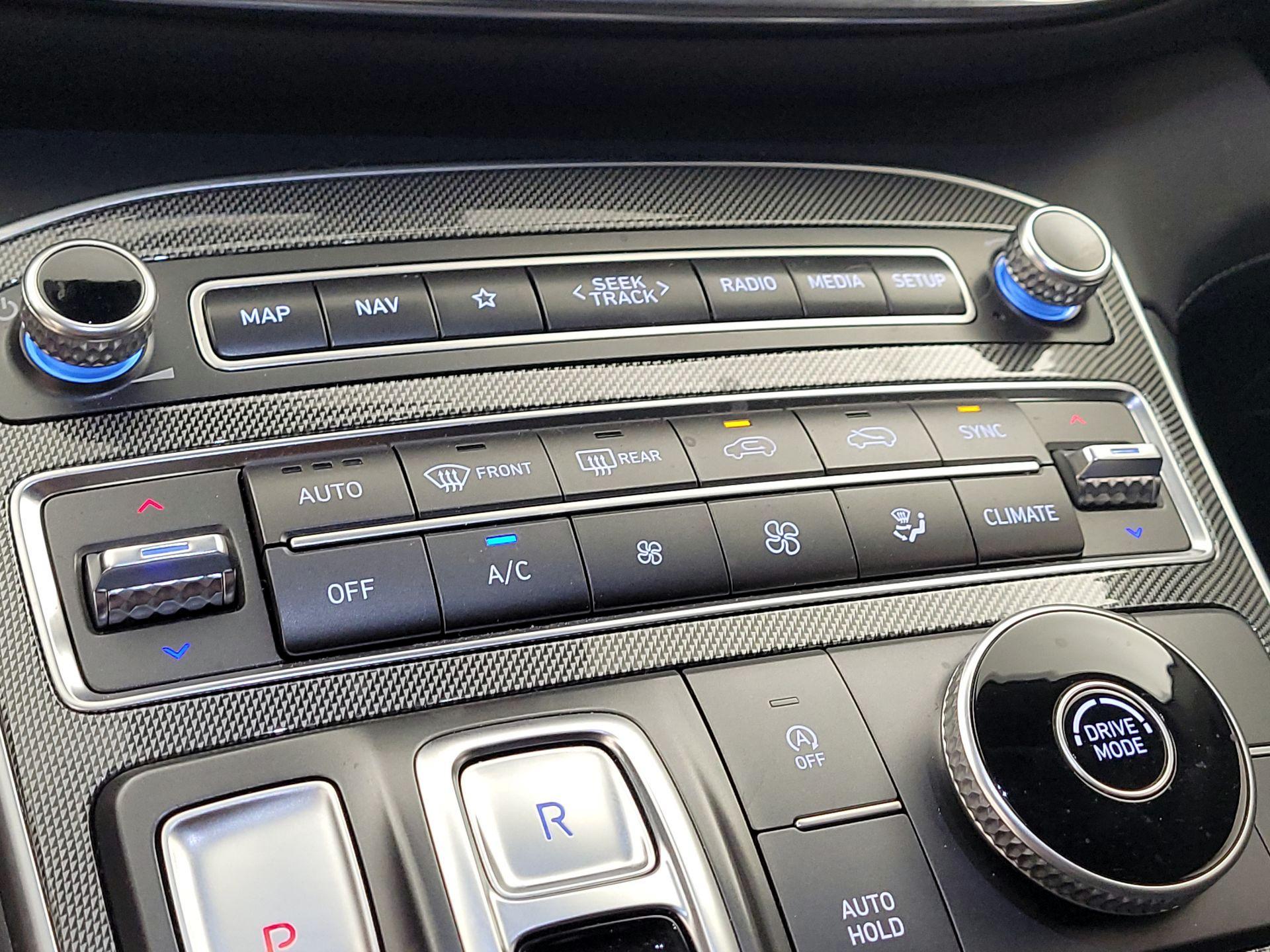 Thumbnail: 2023 Hyundai Santa Fe - 16