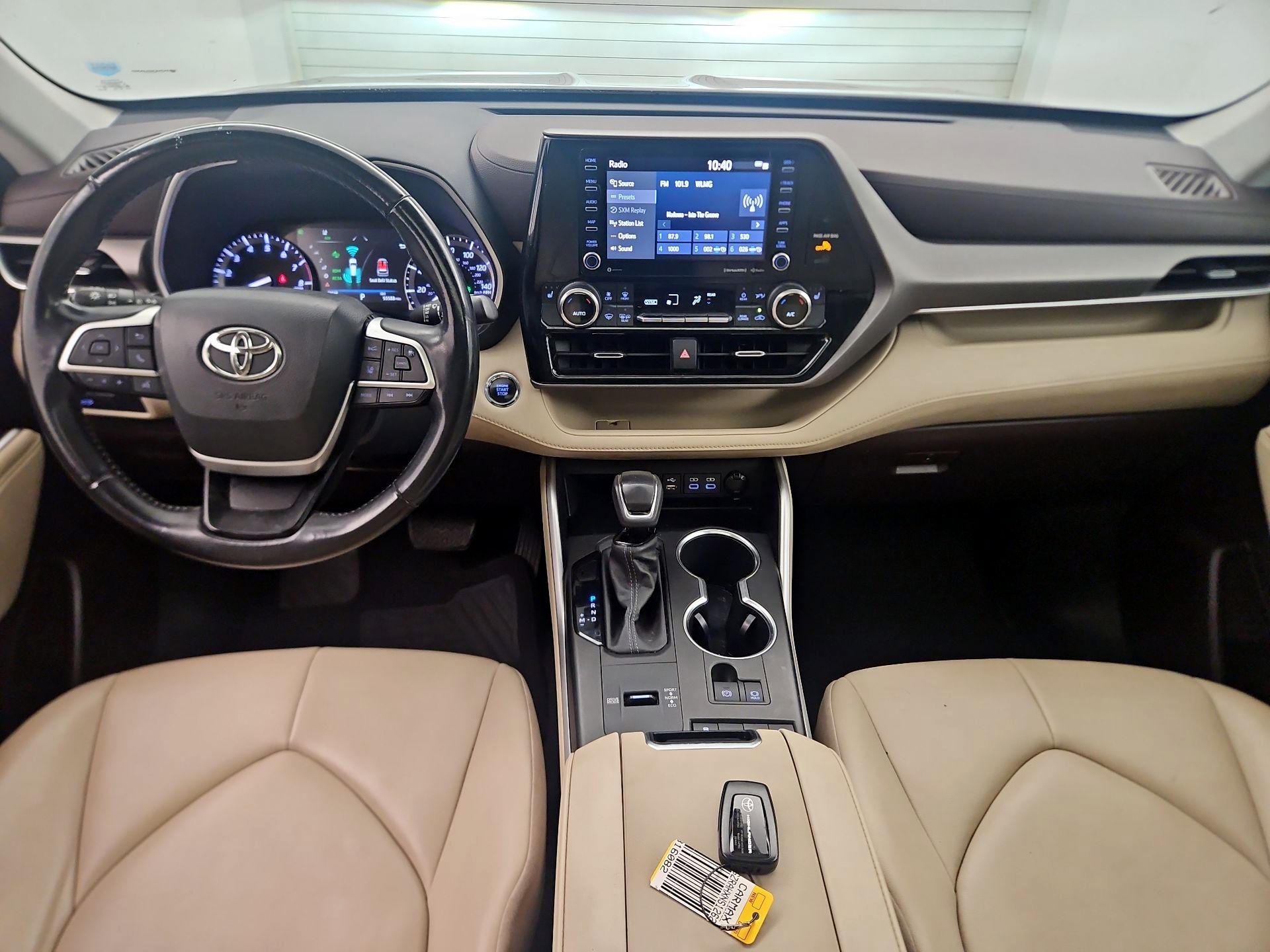 Thumbnail: 2022 Toyota Highlander - 9