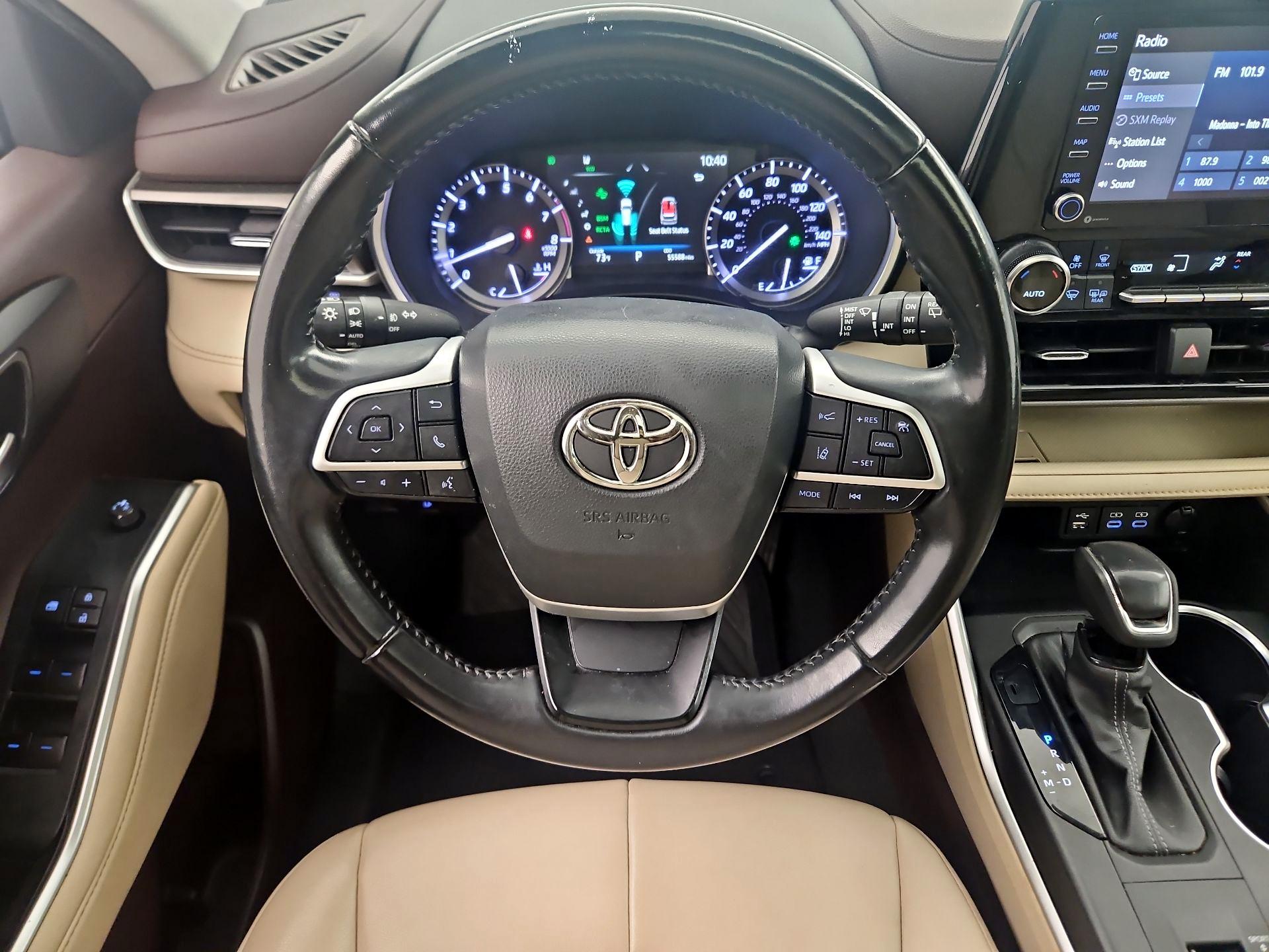 Thumbnail: 2022 Toyota Highlander - 10