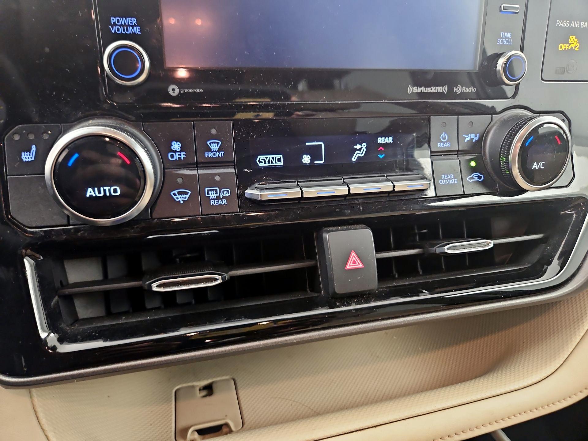 Thumbnail: 2022 Toyota Highlander - 16