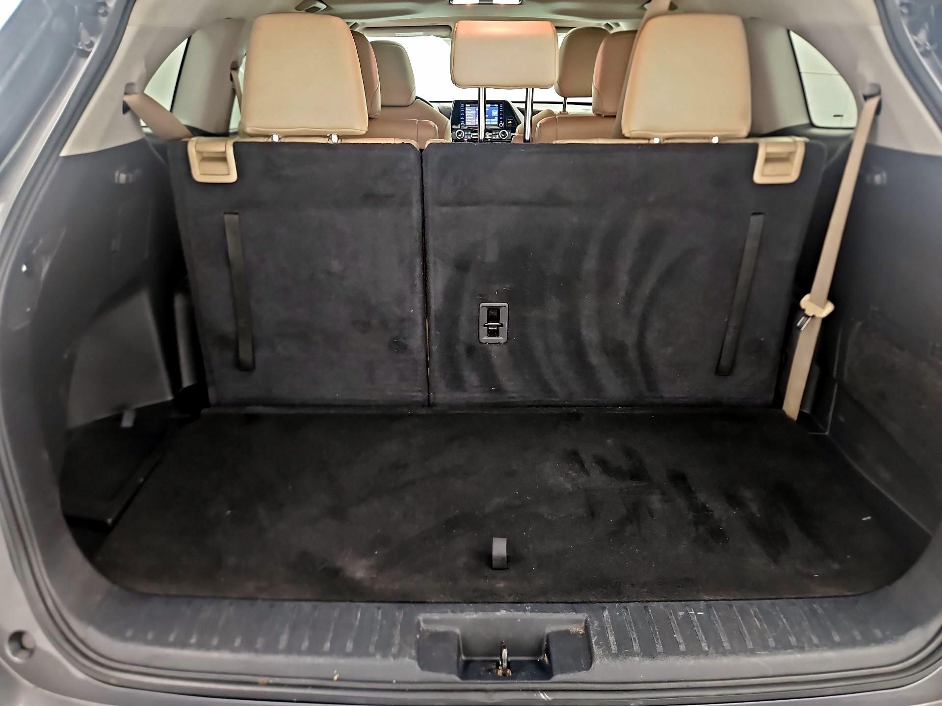 Thumbnail: 2022 Toyota Highlander - 20