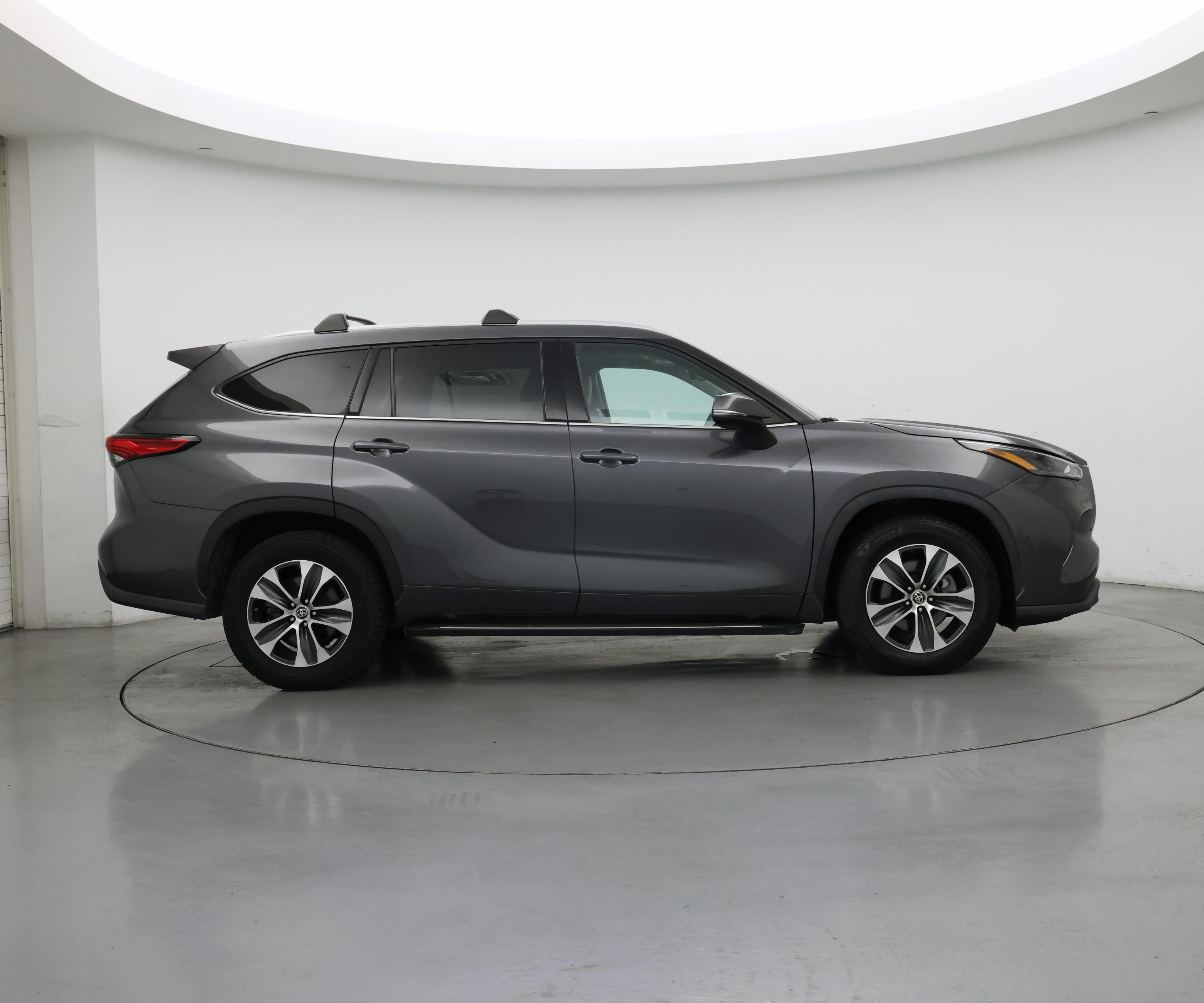 Thumbnail: 2022 Toyota Highlander - 7