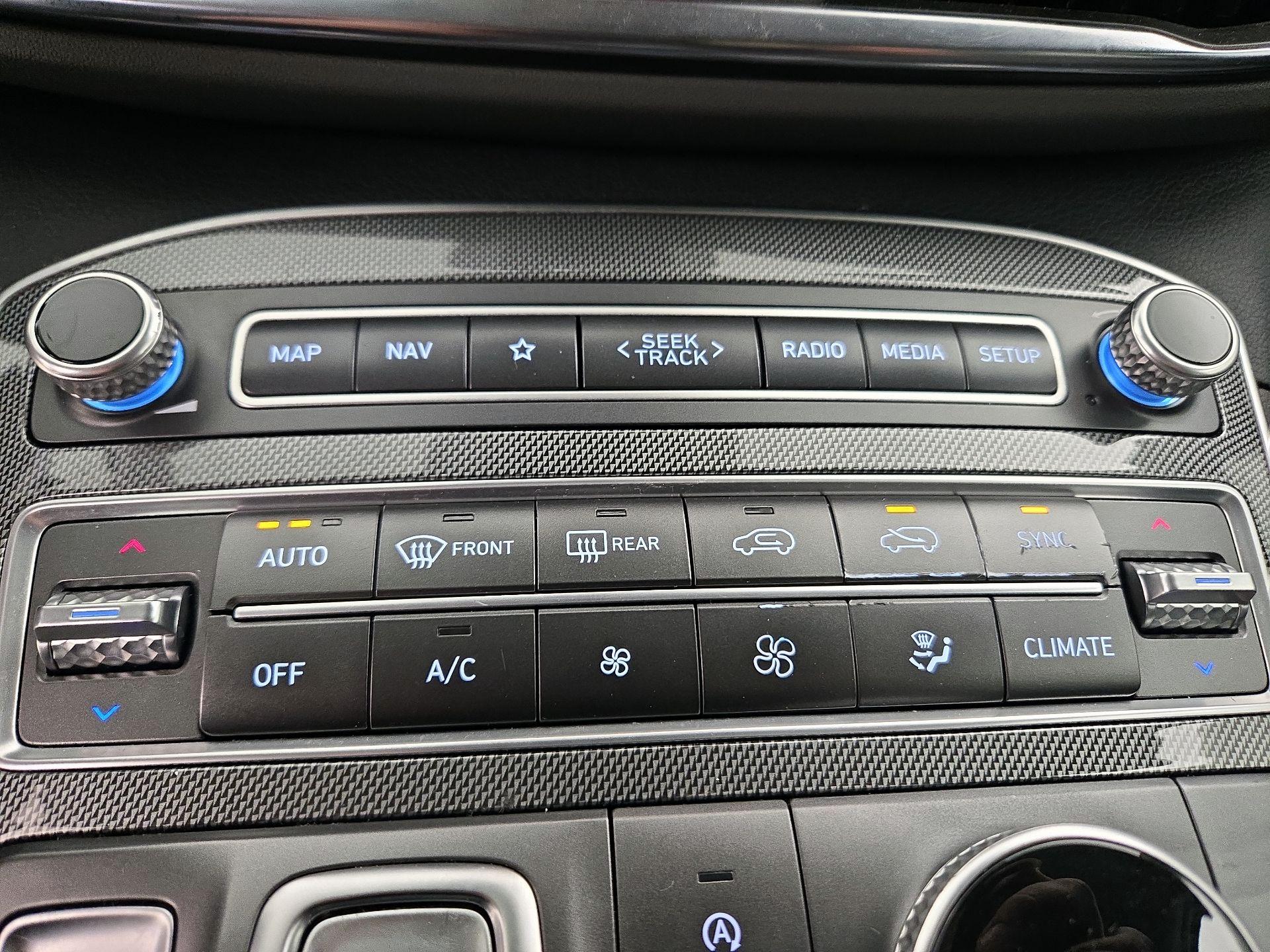 Thumbnail: 2023 Hyundai Santa Fe - 17