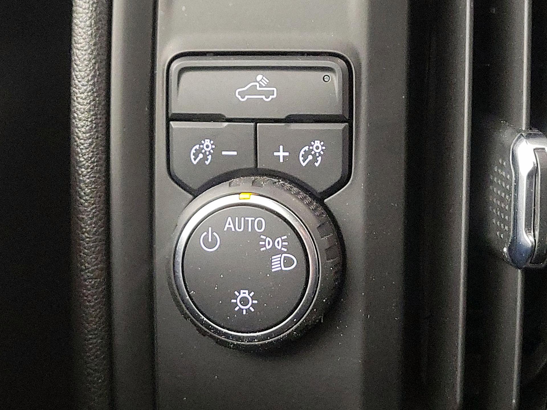 Thumbnail: 2022 Chevrolet Silverado 1500 - 13