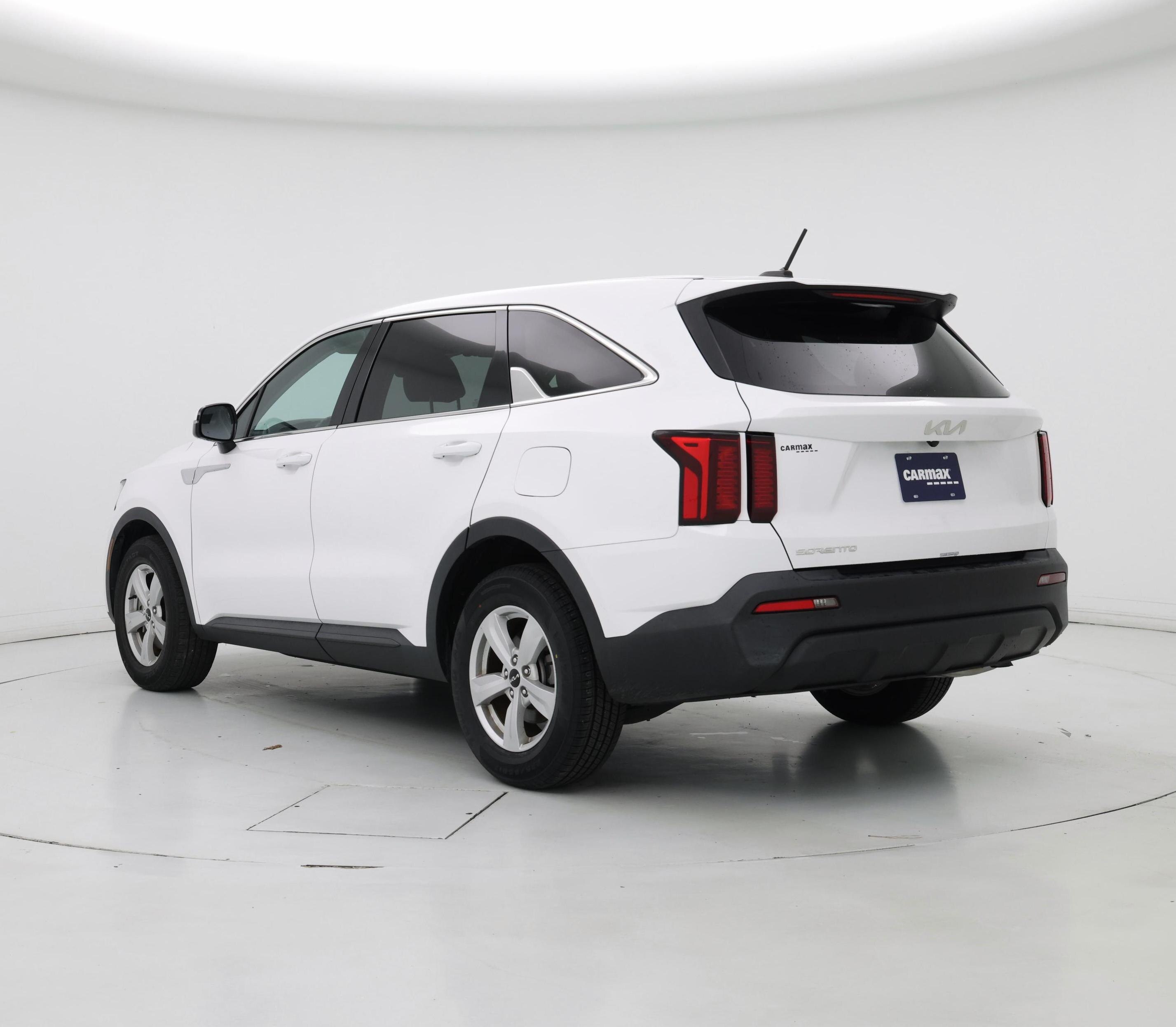 Thumbnail: 2023 Kia Sorento - 2