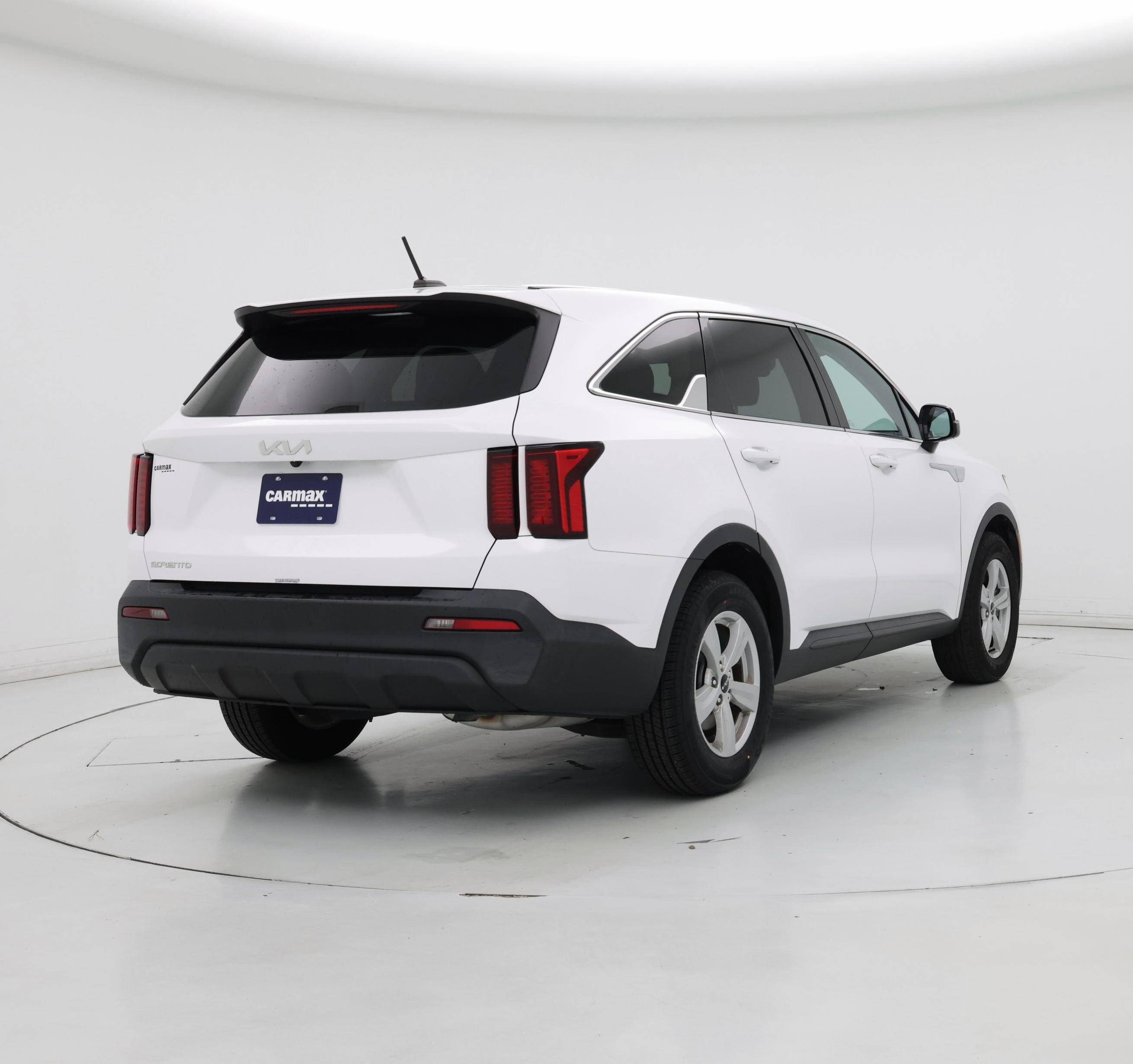 Thumbnail: 2023 Kia Sorento - 8