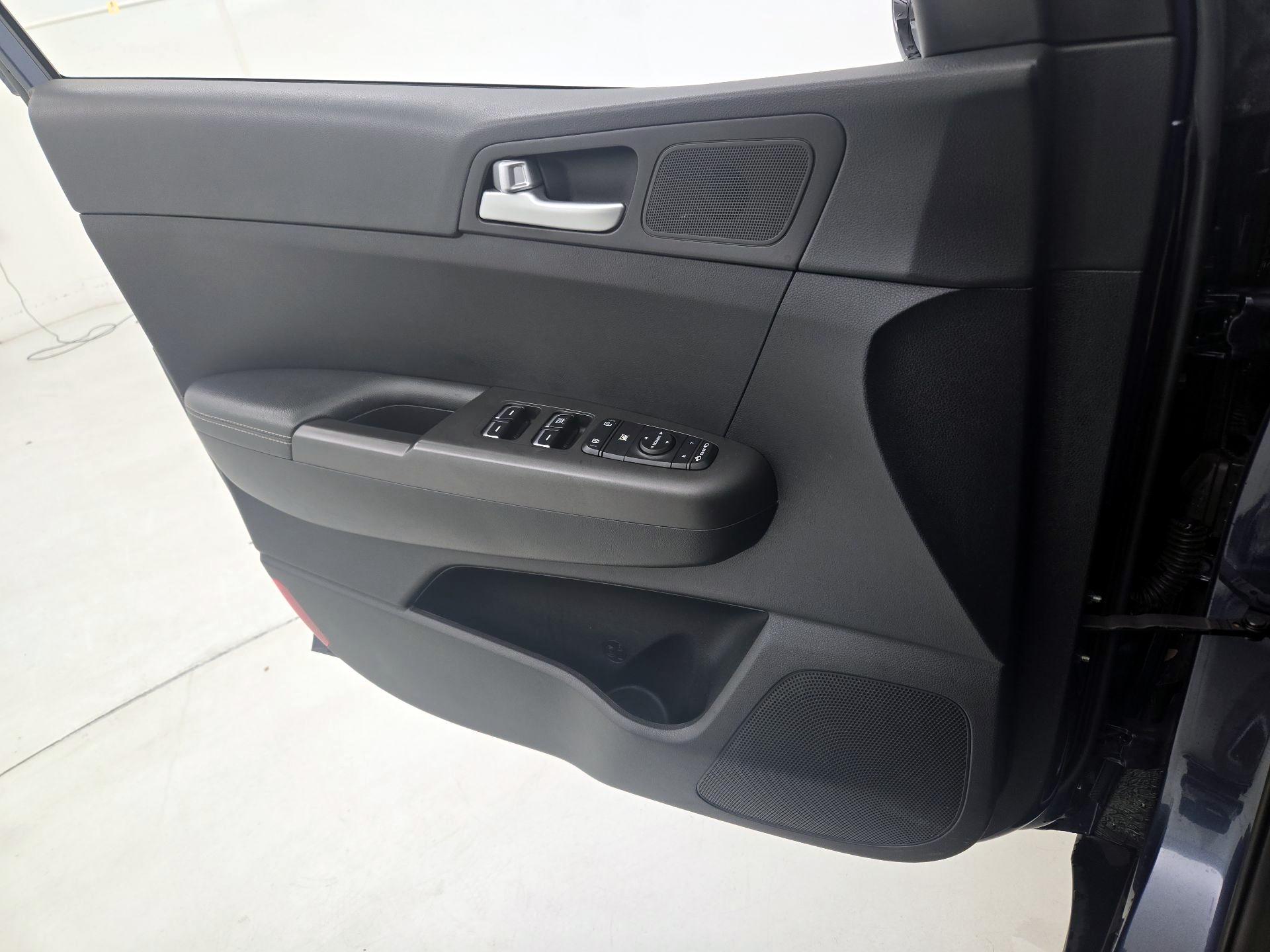 Thumbnail: 2020 Kia Sportage - 12