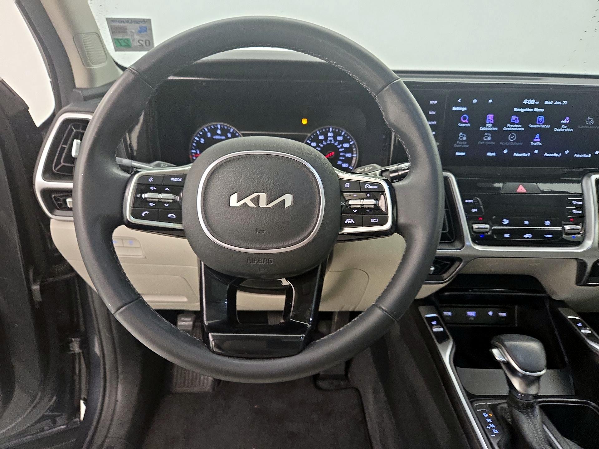 Thumbnail: 2023 Kia Sorento - 10