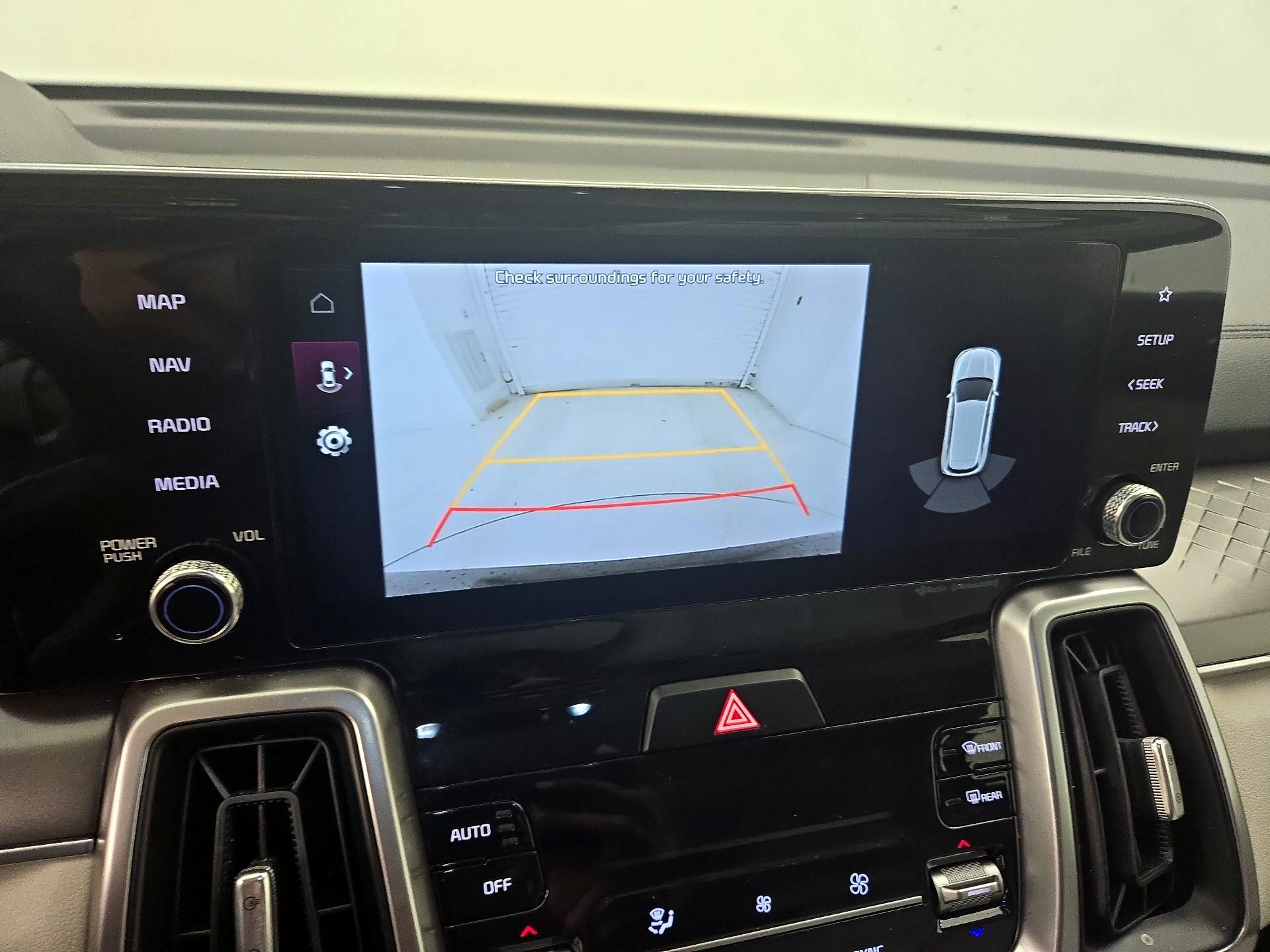 Thumbnail: 2023 Kia Sorento - 15