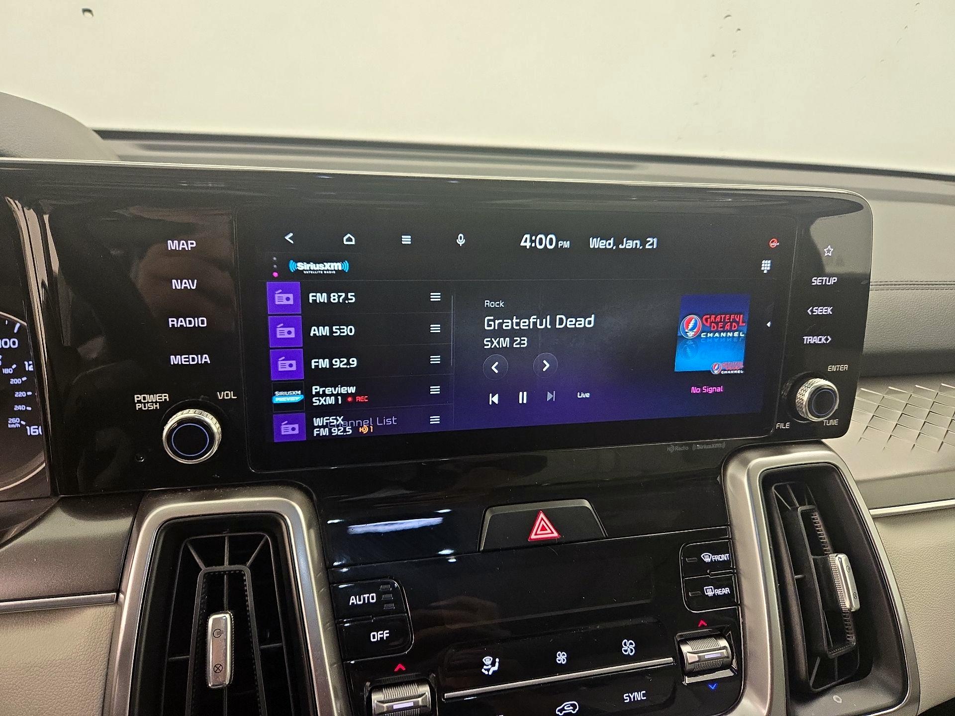 Thumbnail: 2023 Kia Sorento - 16