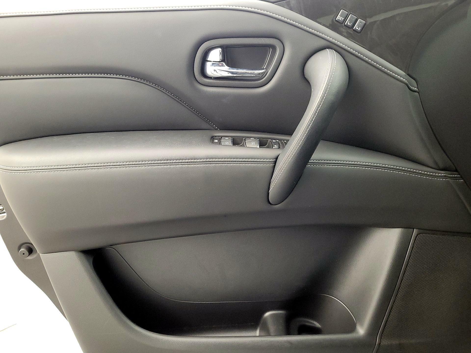 Thumbnail: 2024 INFINITI QX80 - 12