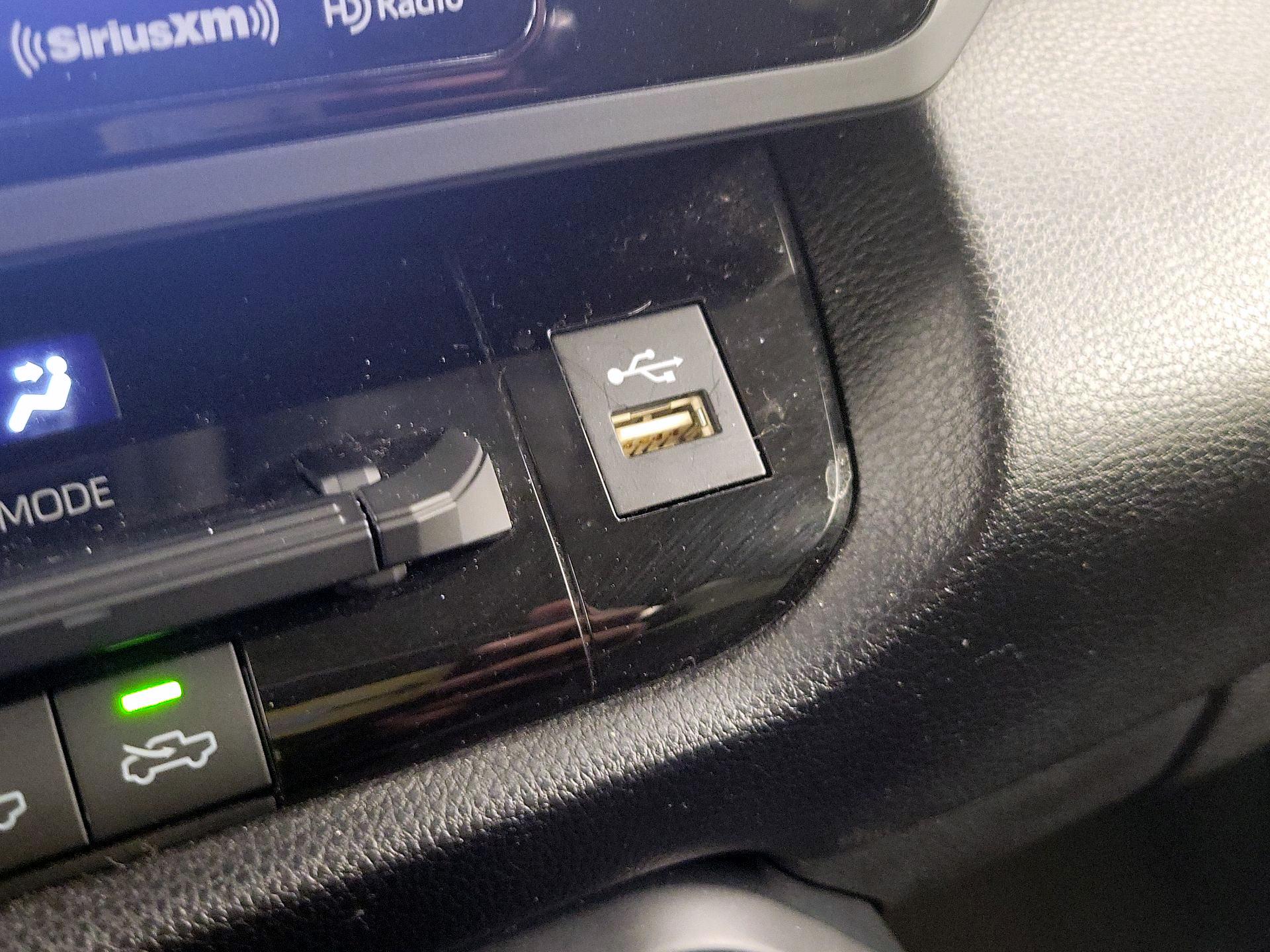 Thumbnail: 2022 Toyota Tundra - 18