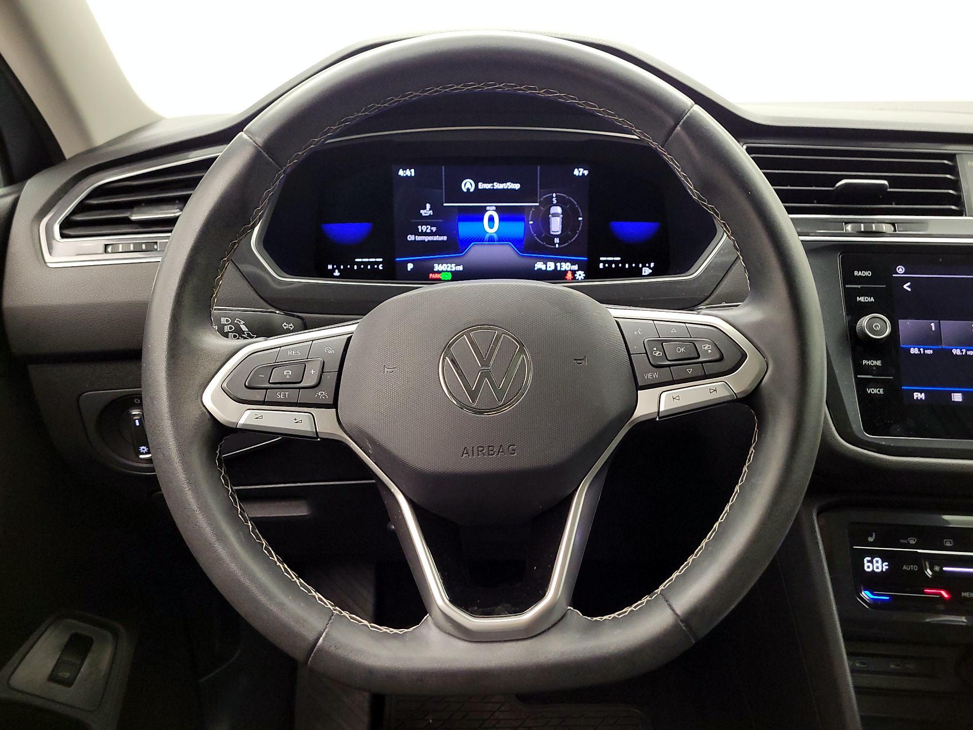 Thumbnail: 2022 Volkswagen Tiguan - 10