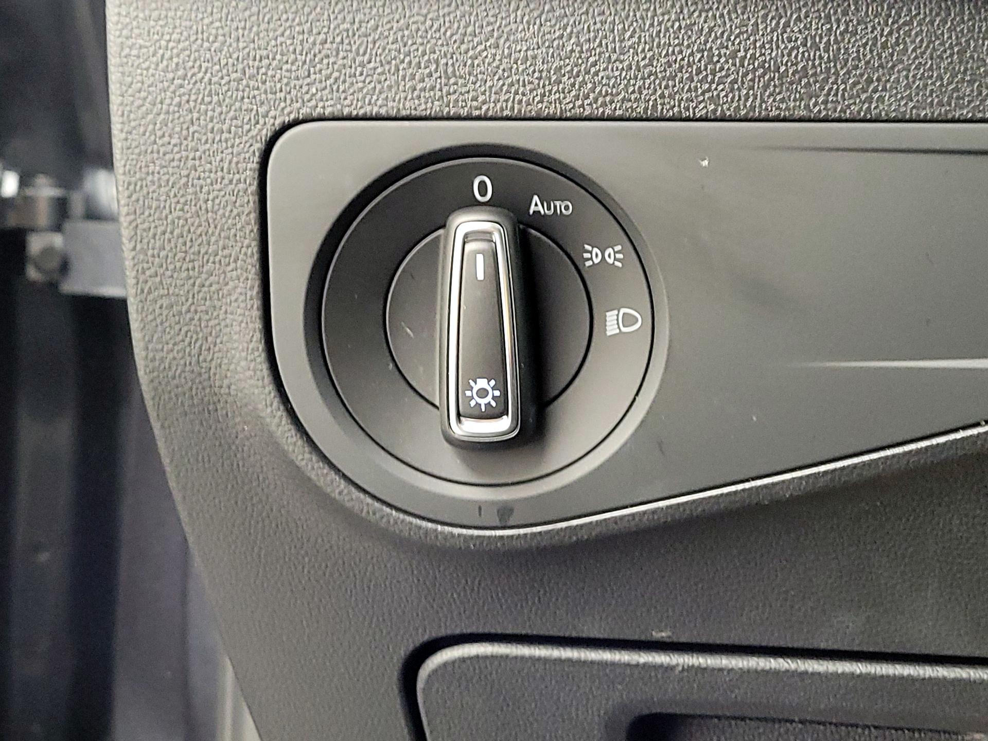 Thumbnail: 2022 Volkswagen Tiguan - 13