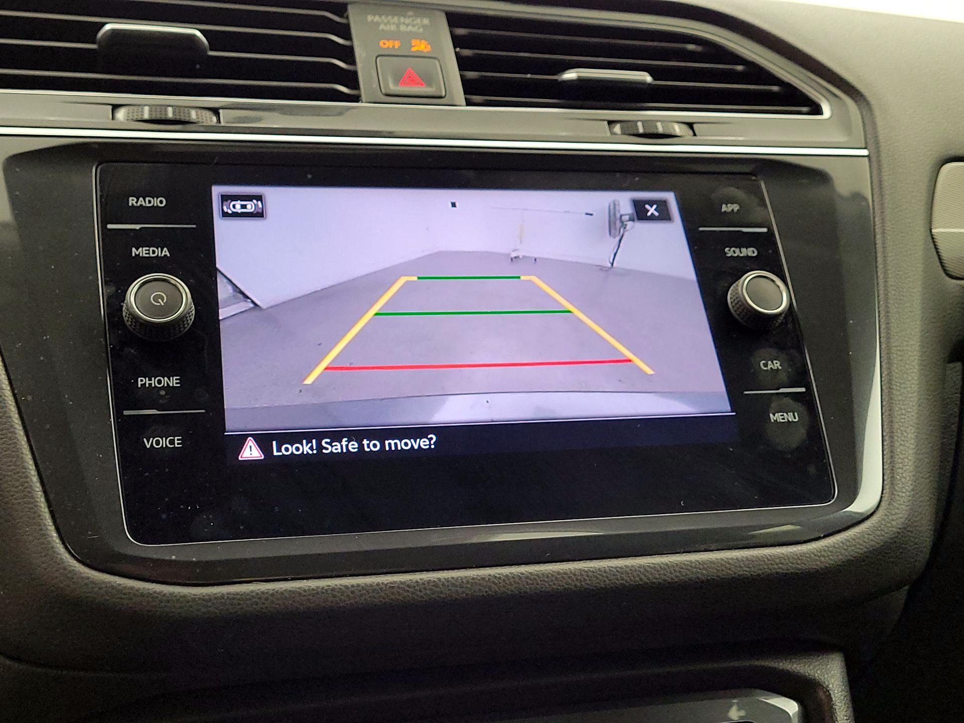 Thumbnail: 2022 Volkswagen Tiguan - 14