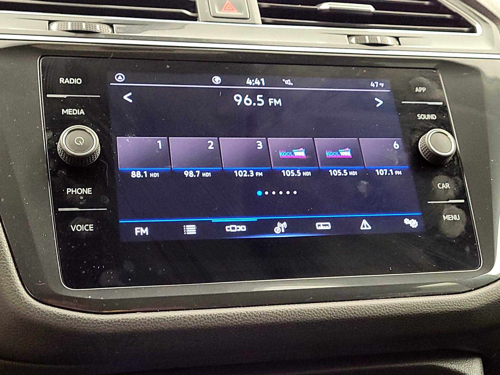 Thumbnail: 2022 Volkswagen Tiguan - 15