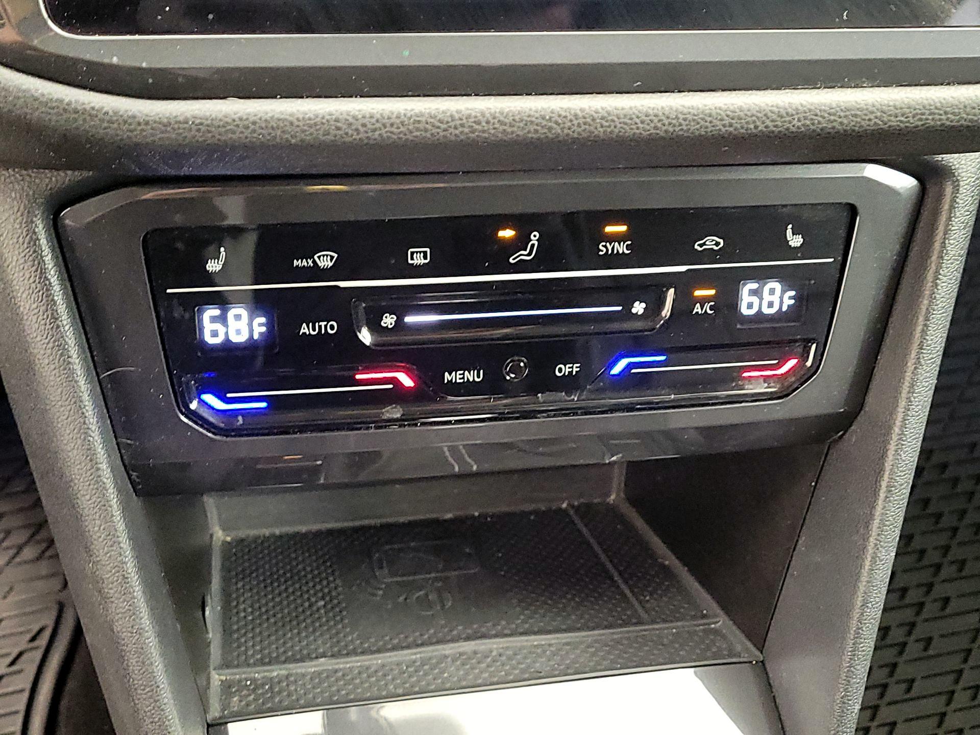 Thumbnail: 2022 Volkswagen Tiguan - 16