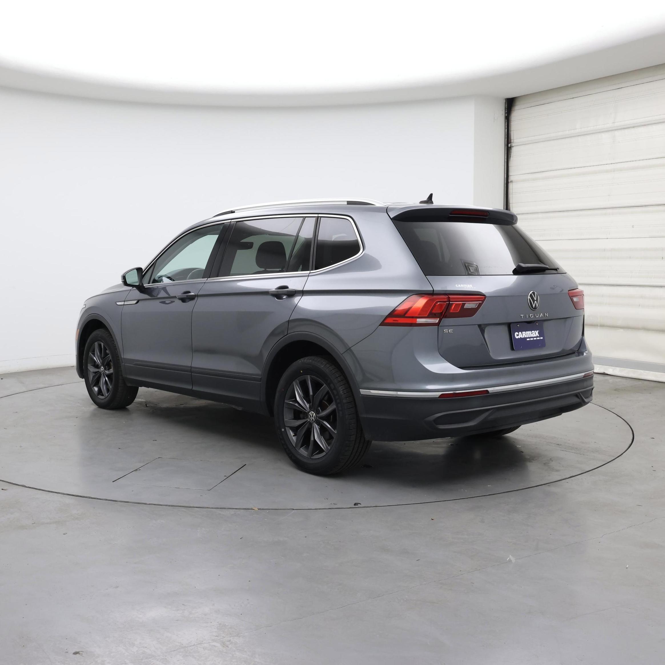 Thumbnail: 2022 Volkswagen Tiguan - 2