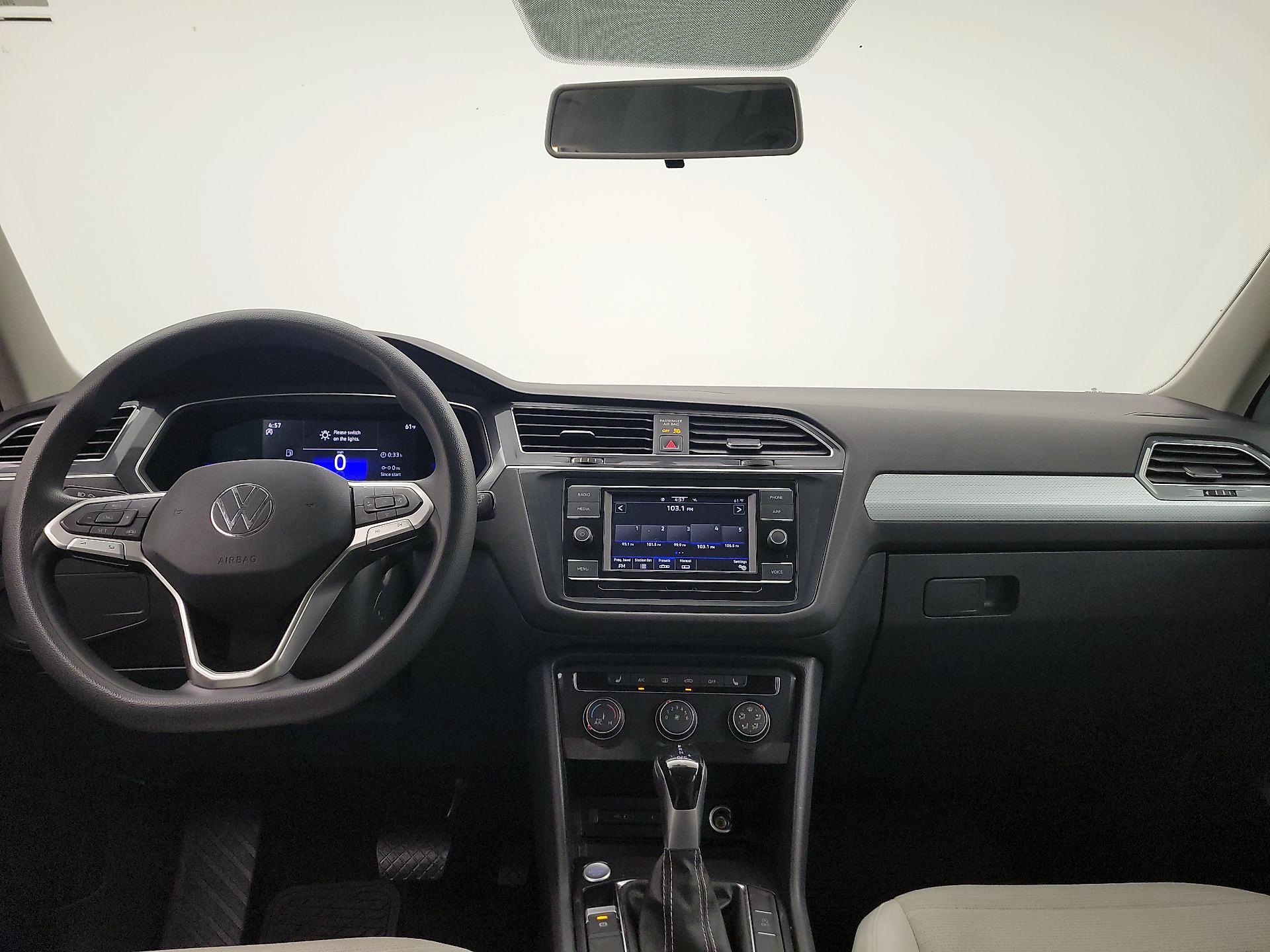 Thumbnail: 2022 Volkswagen Tiguan - 9