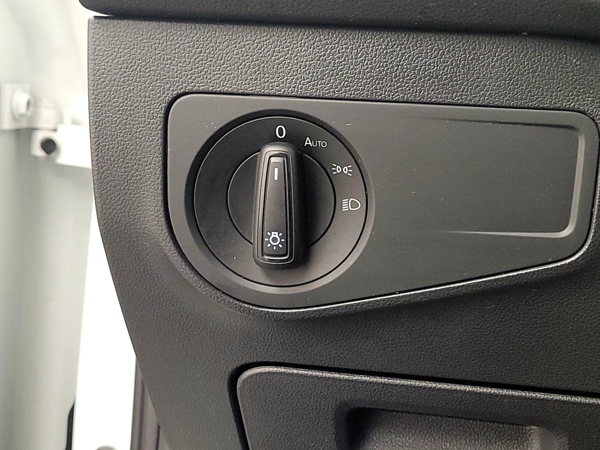 Thumbnail: 2022 Volkswagen Tiguan - 13