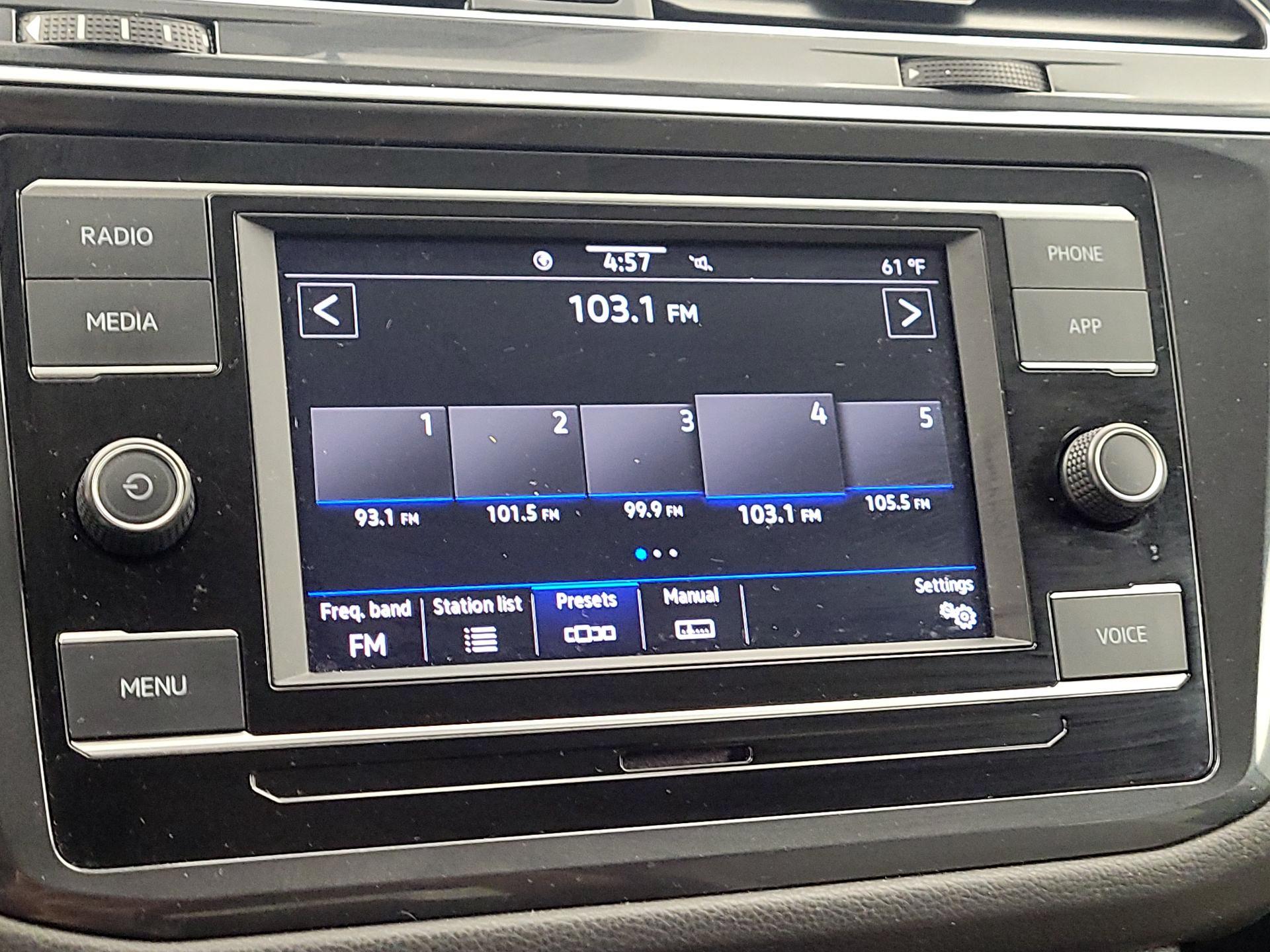 Thumbnail: 2022 Volkswagen Tiguan - 15