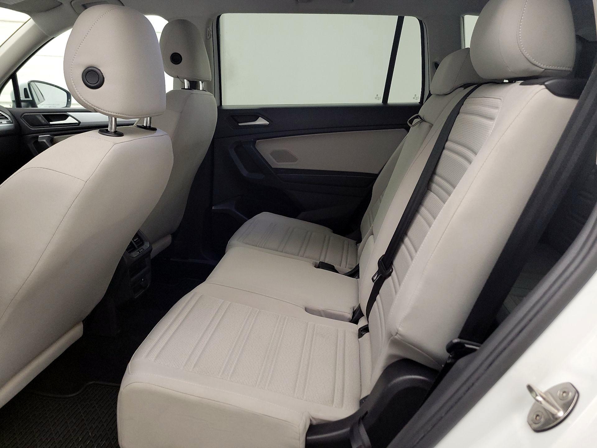 Thumbnail: 2022 Volkswagen Tiguan - 19