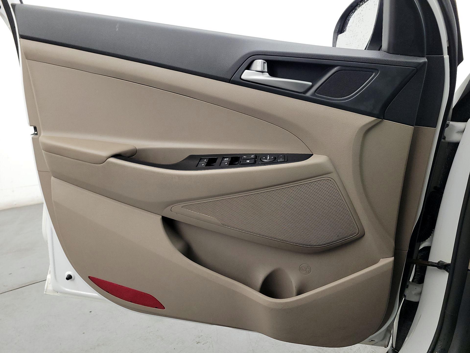 Thumbnail: 2020 Hyundai Tucson - 12