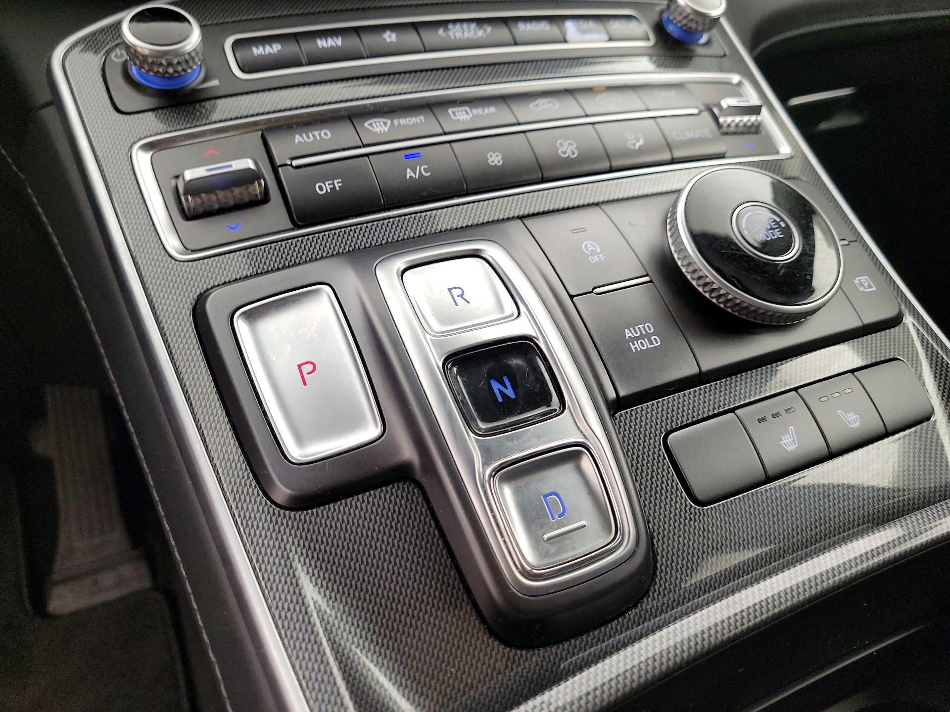 Thumbnail: 2022 Hyundai Santa Fe - 17