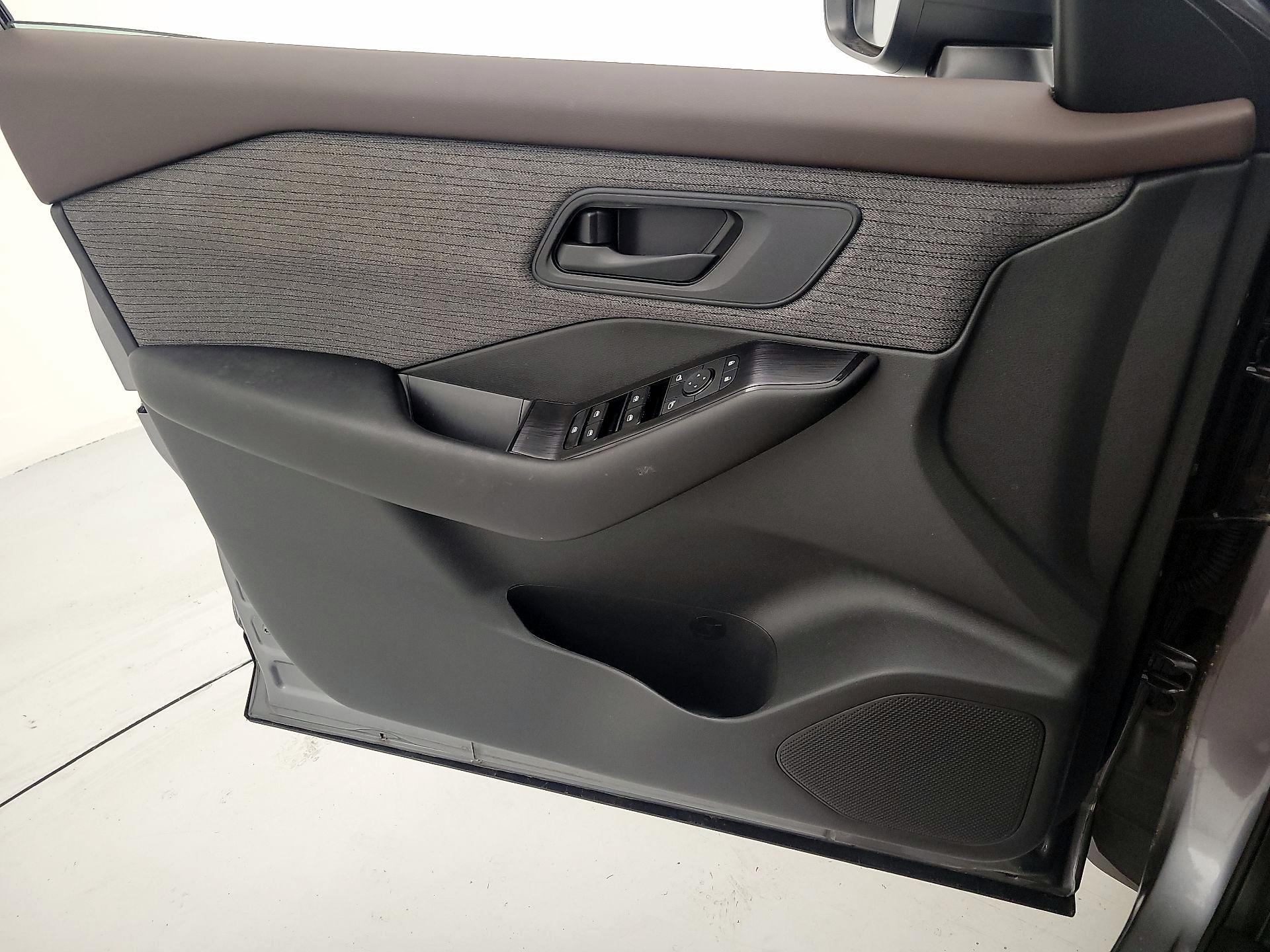 Thumbnail: 2023 Nissan Rogue - 12