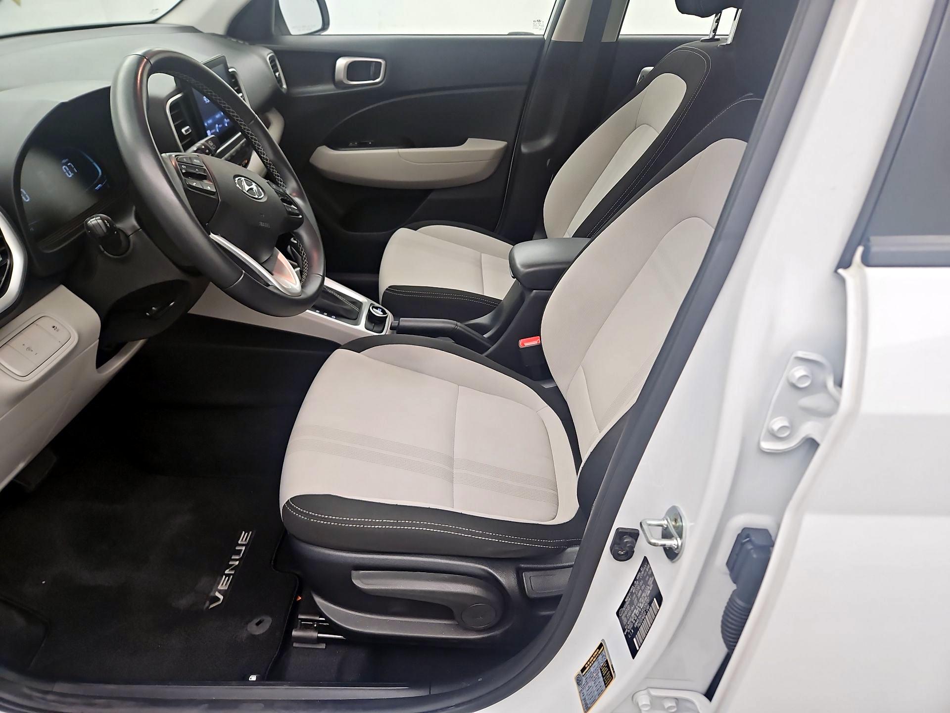 Thumbnail: 2023 Hyundai Venue - 11